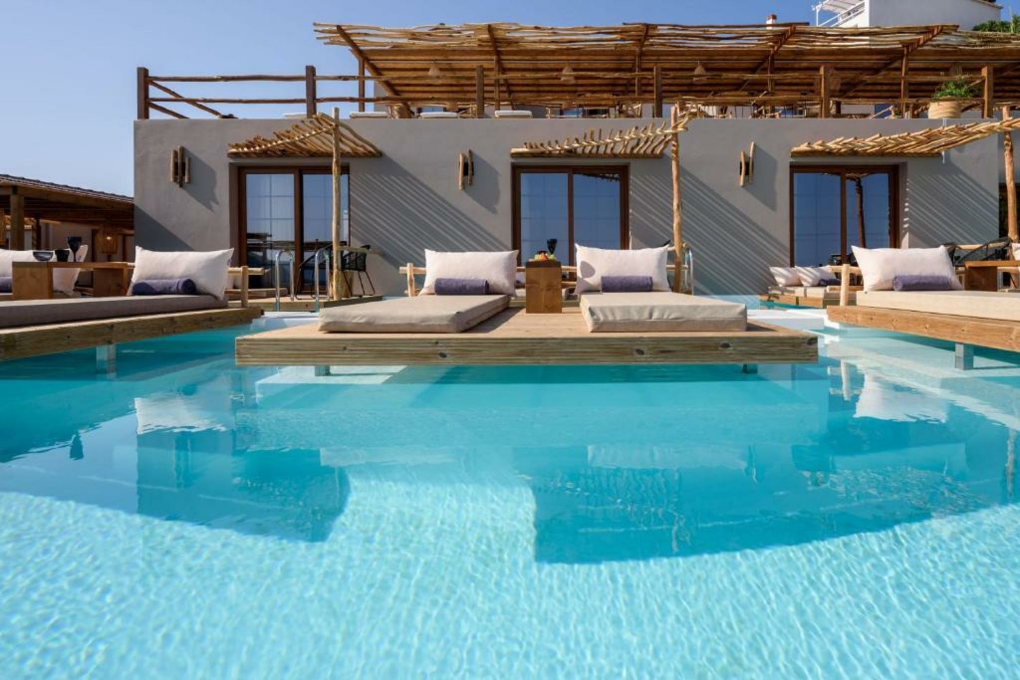 ALETRI new swim up HOTEL