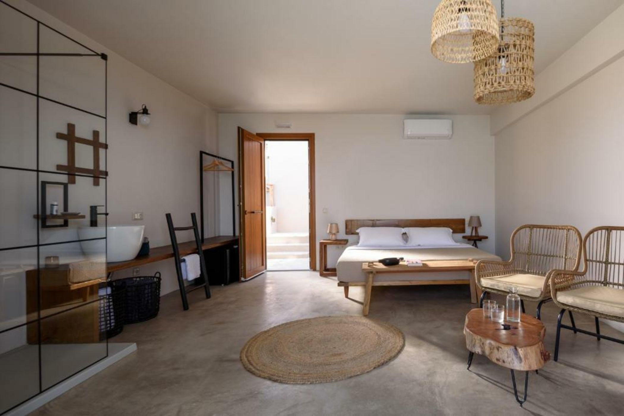 ALETRI new swim up HOTEL