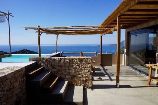 ALETRI new swim up HOTEL