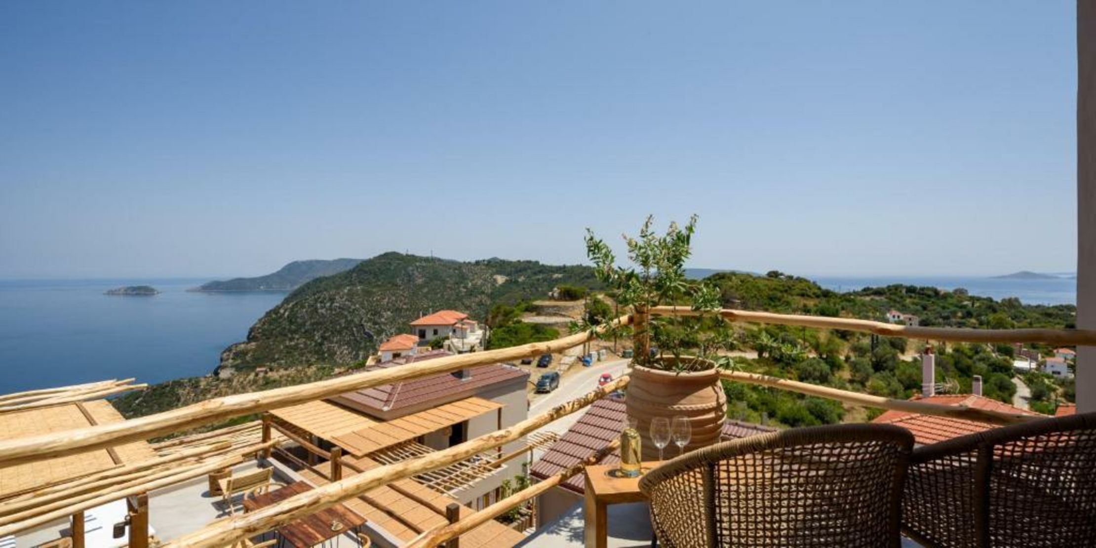 ALETRI new swim up HOTEL