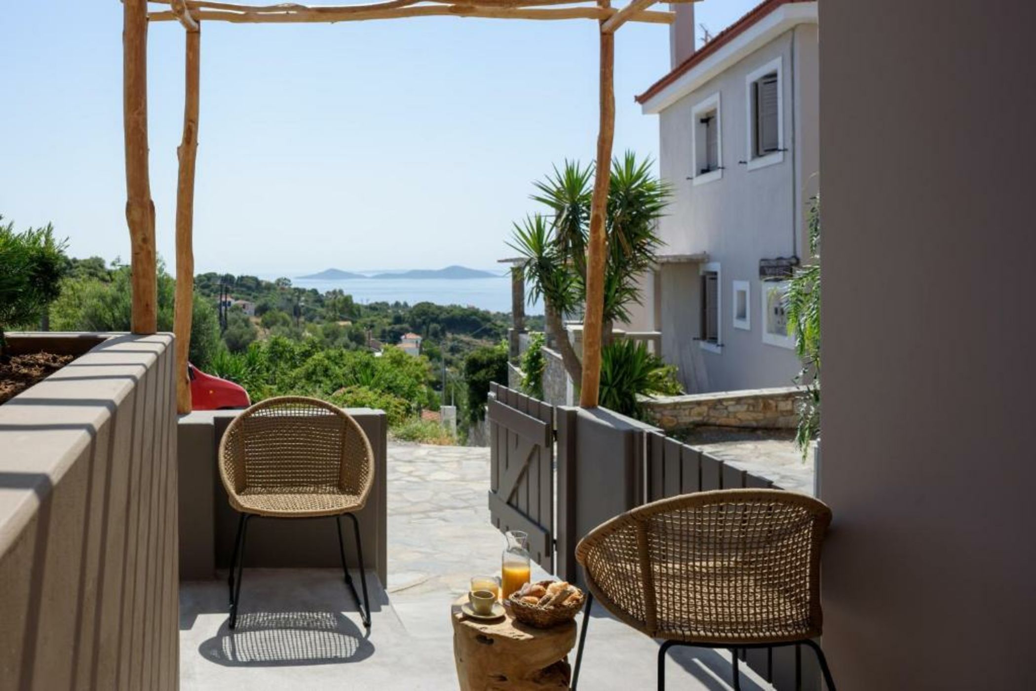 ALETRI new swim up HOTEL