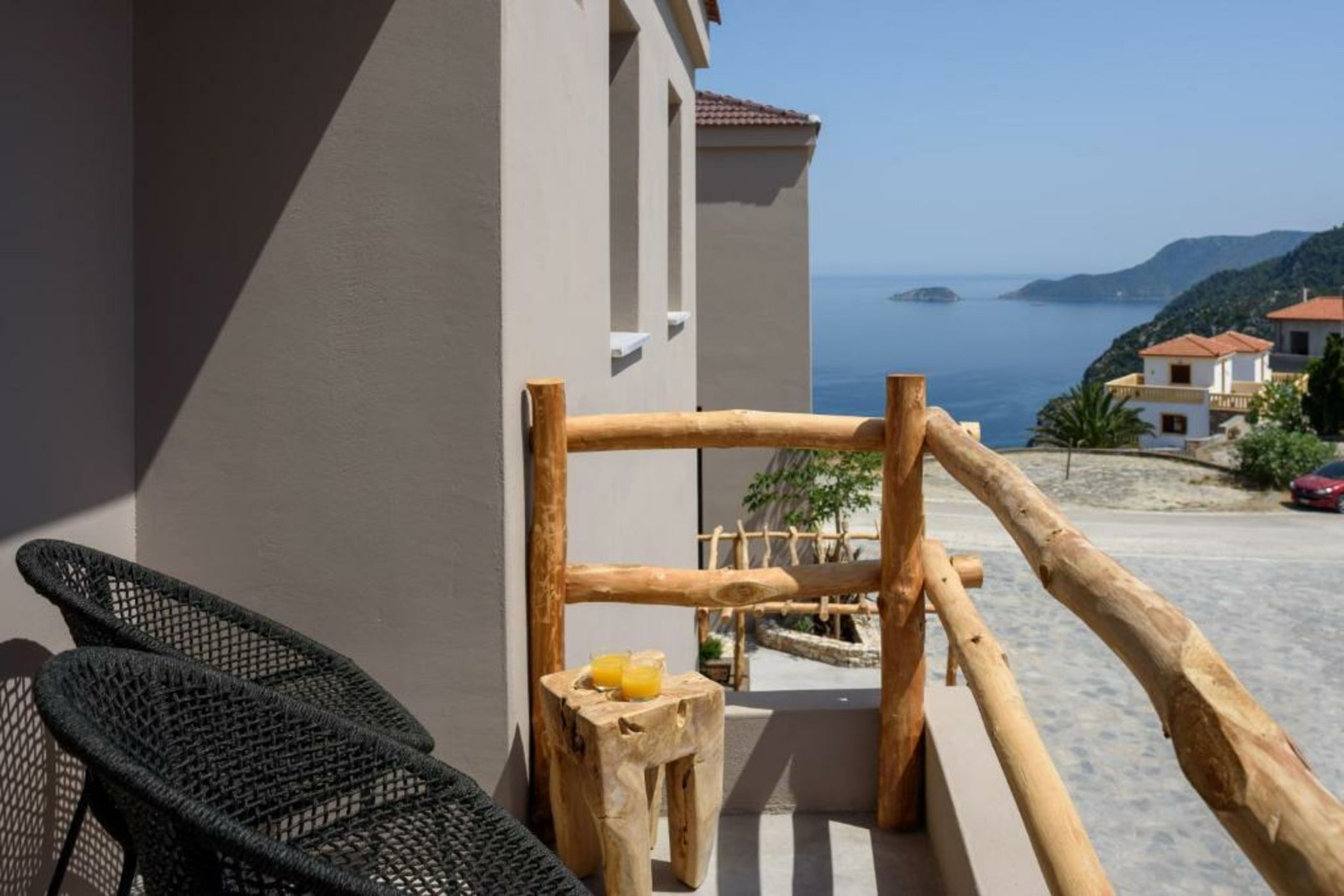 ALETRI new swim up HOTEL