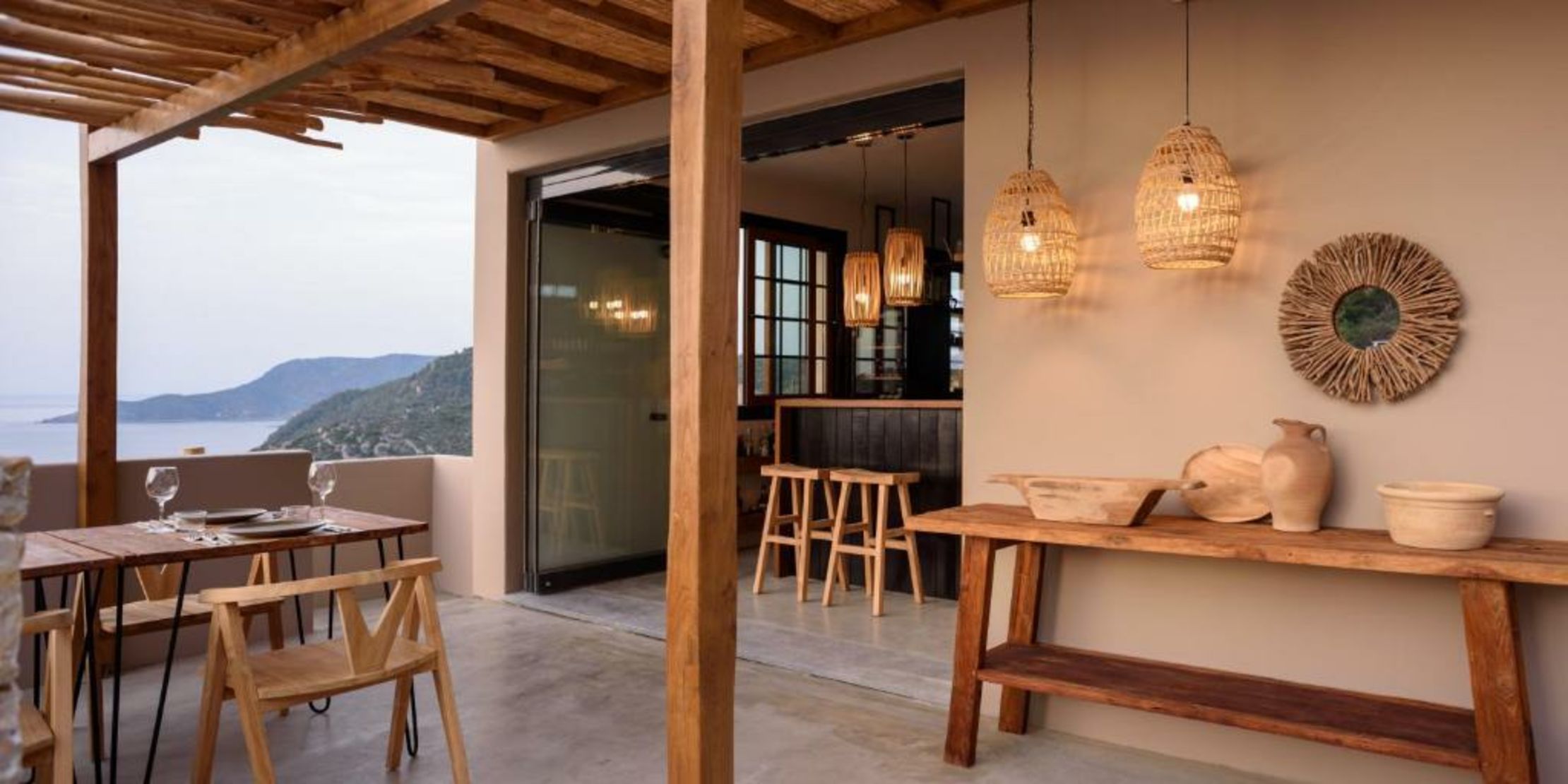 ALETRI new swim up HOTEL