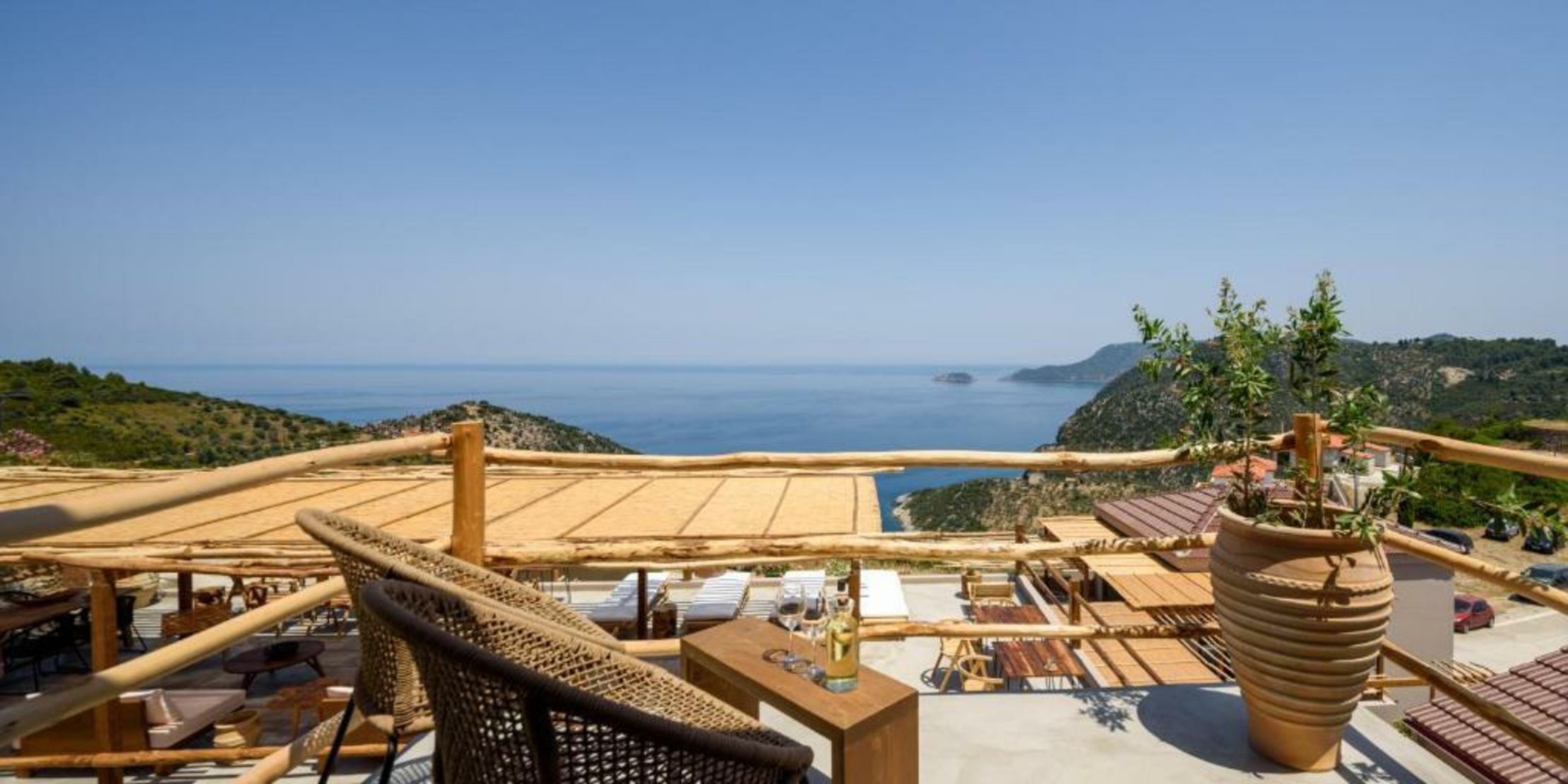 ALETRI new swim up HOTEL