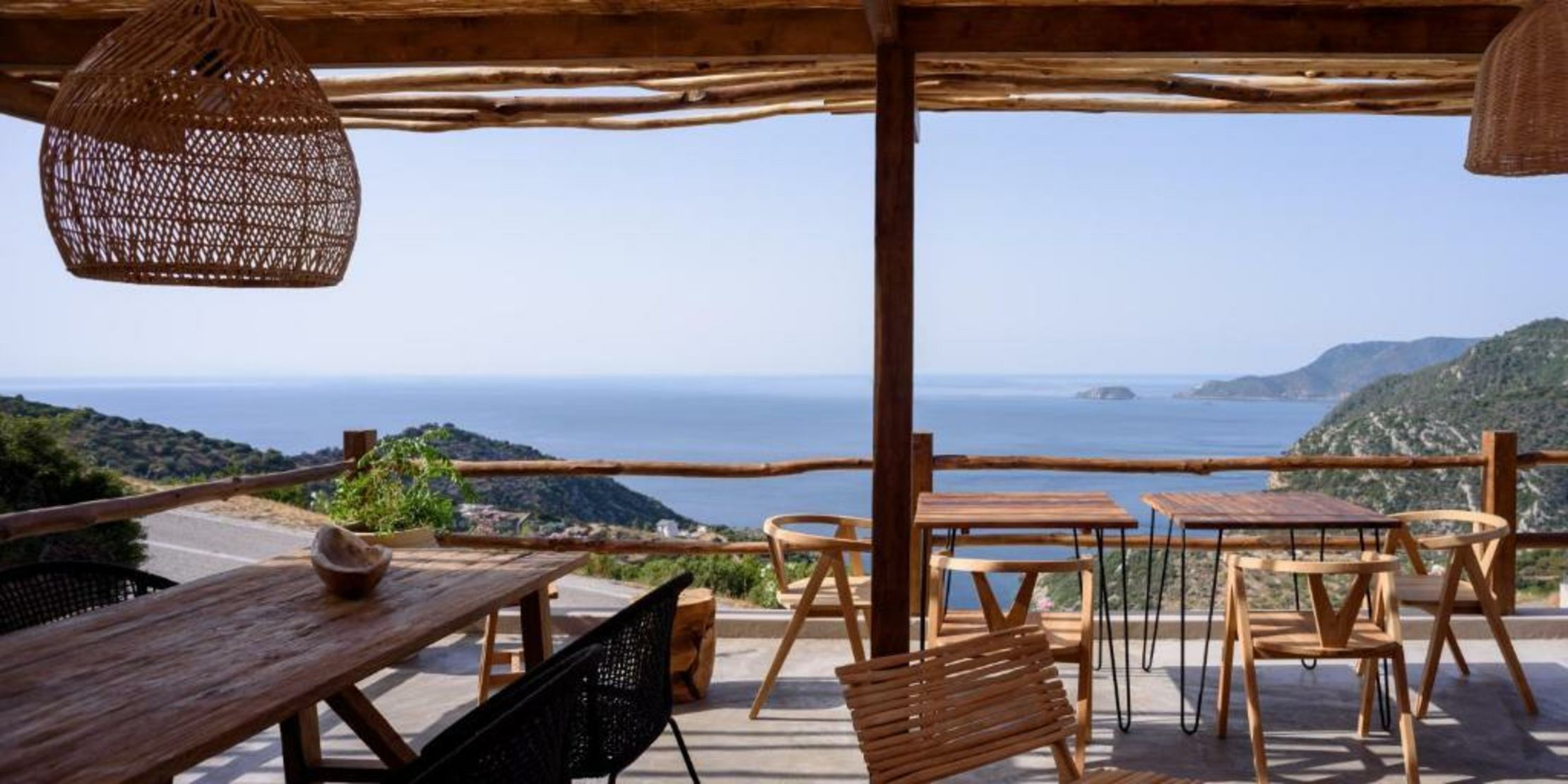 ALETRI new swim up HOTEL