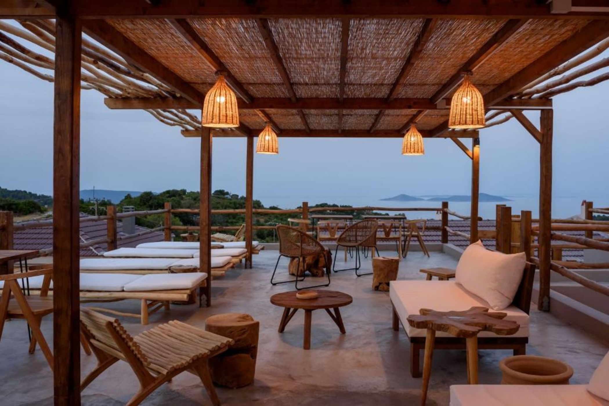 ALETRI new swim up HOTEL