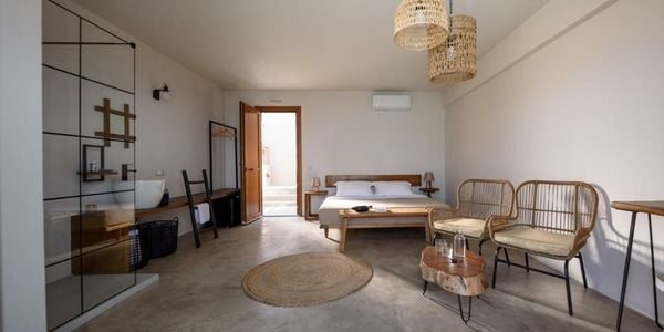 ALETRI new swim up HOTEL