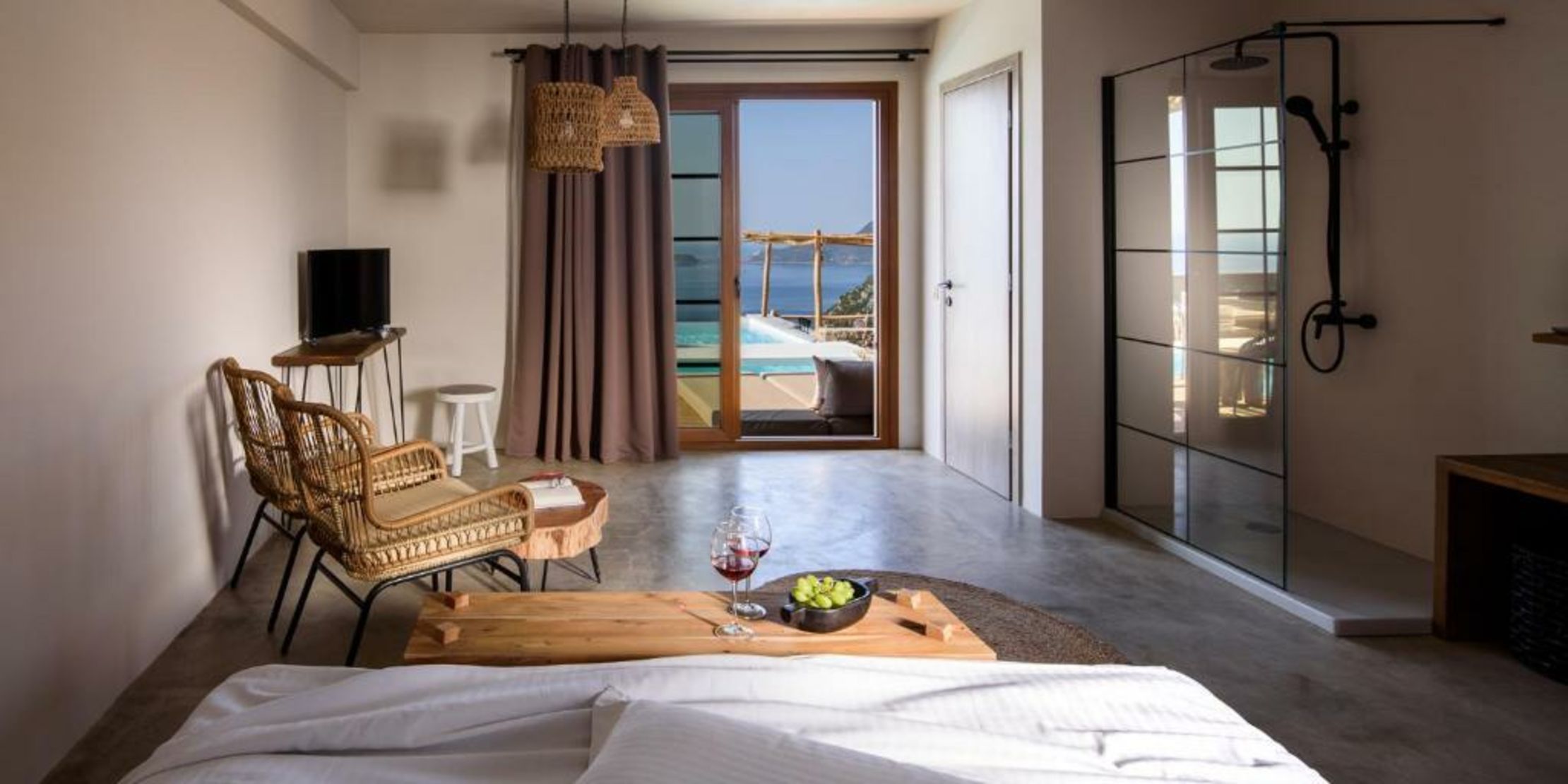 ALETRI new swim up HOTEL