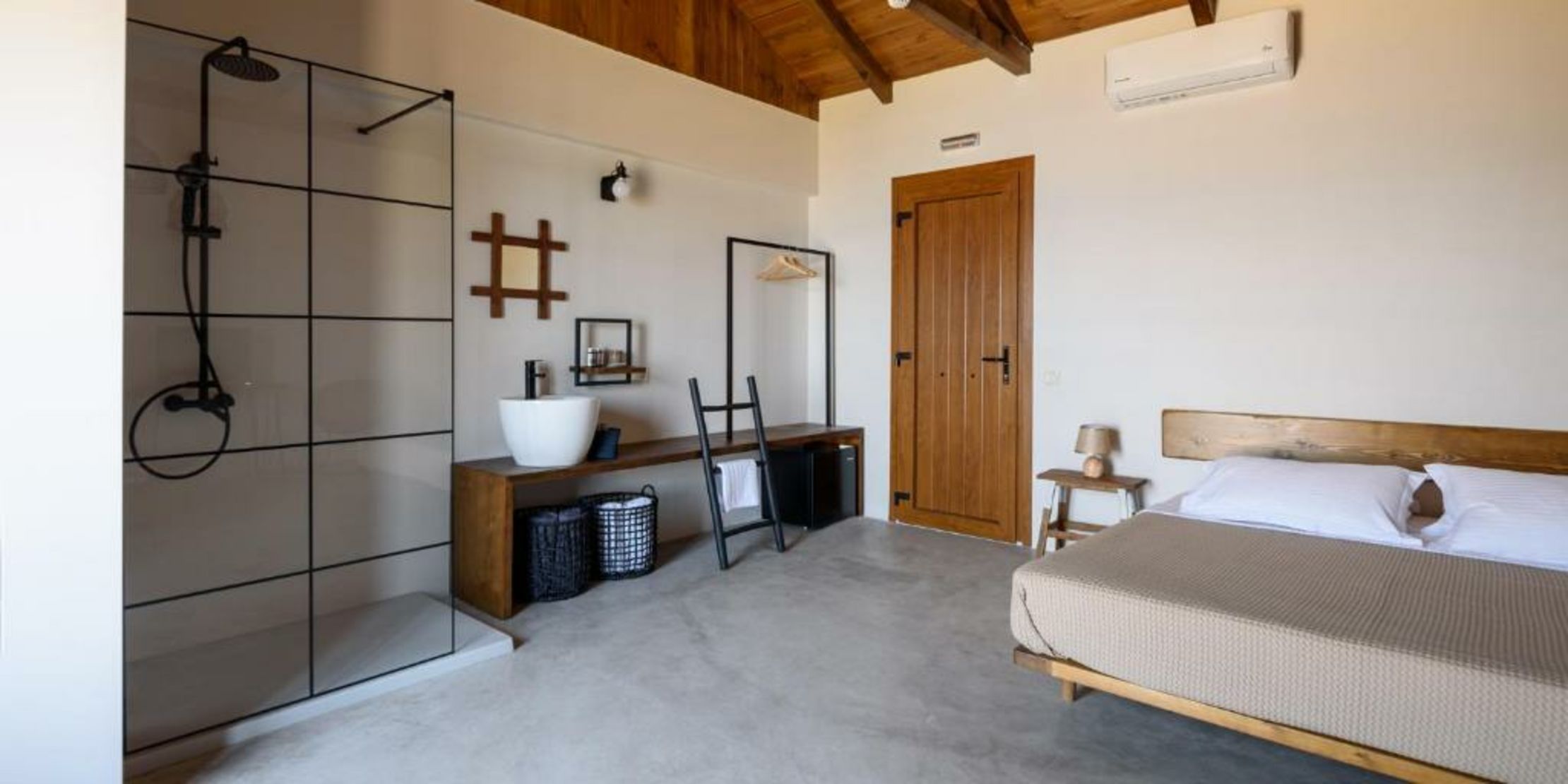 ALETRI new swim up HOTEL