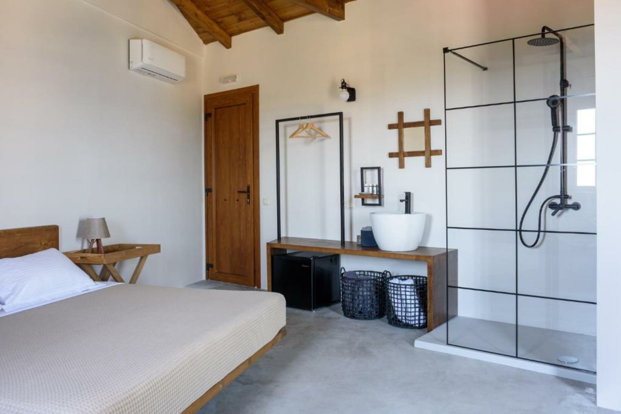 ALETRI new swim up HOTEL