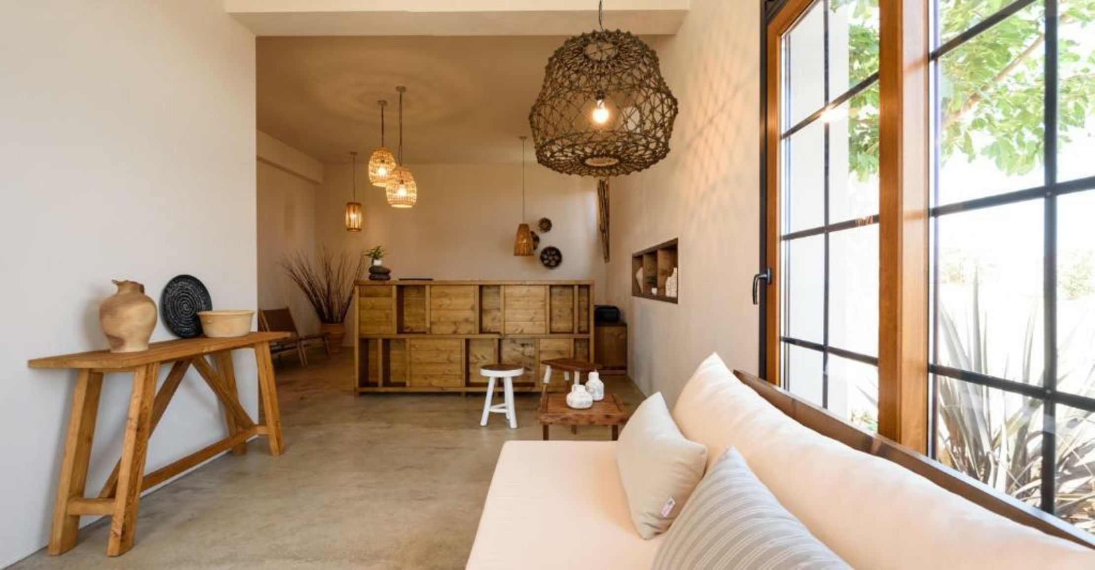 ALETRI new swim up HOTEL