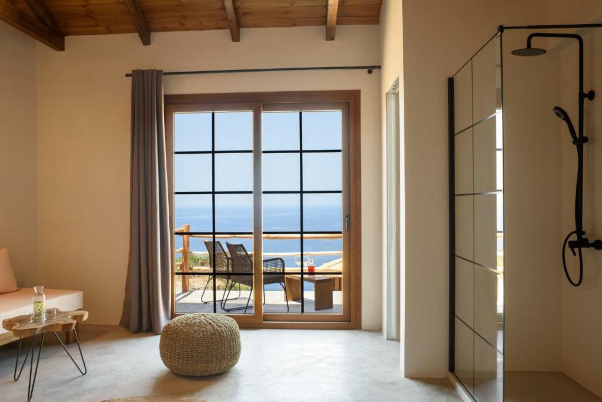 ALETRI new swim up HOTEL