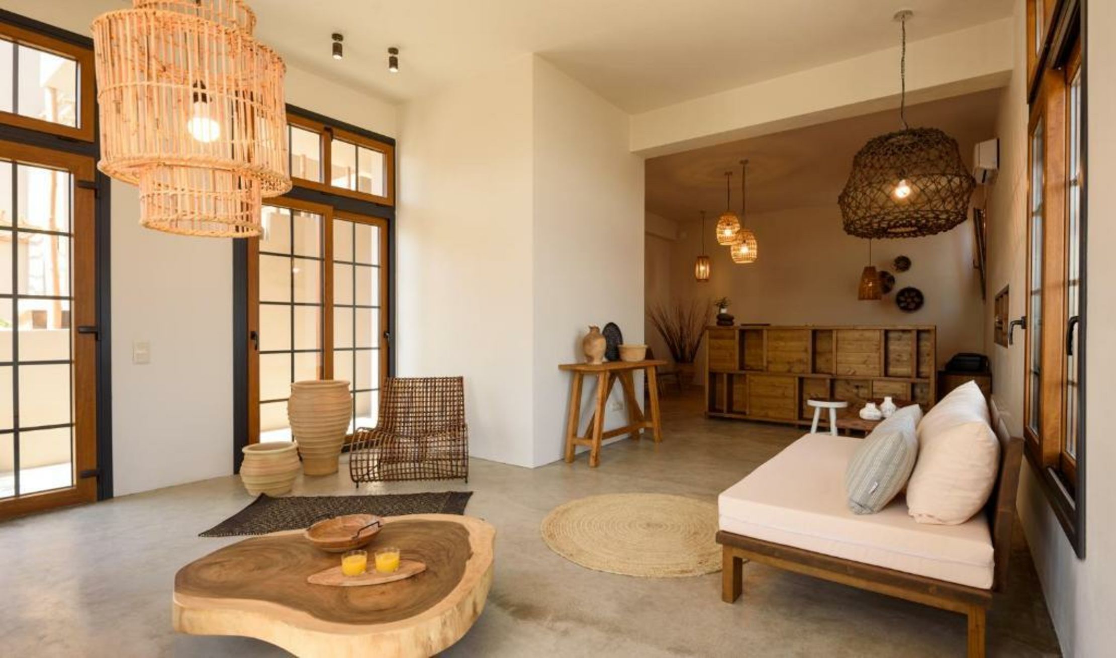 ALETRI new swim up HOTEL