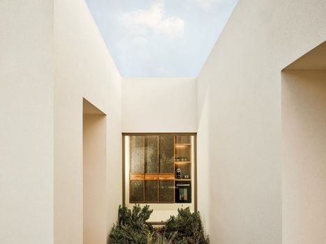 Noūs Santorini