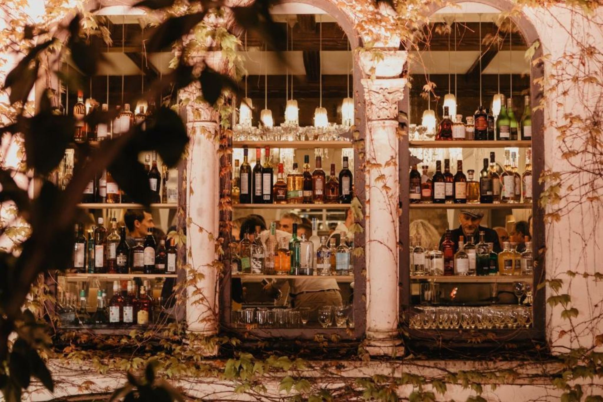 Brindos, Lac & Château