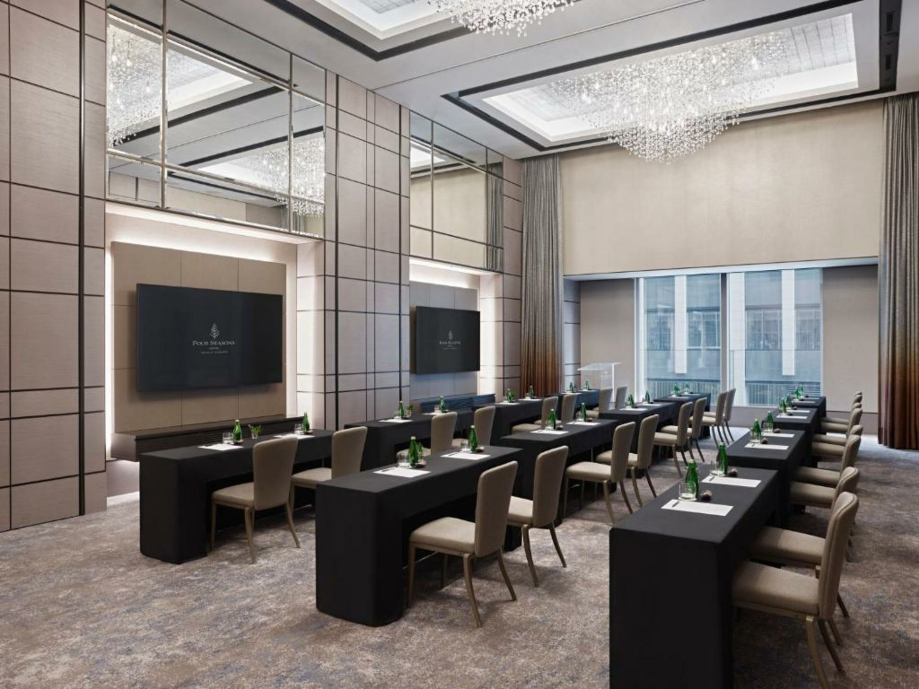 Four Seasons Hotel Tokyo at Otemachi