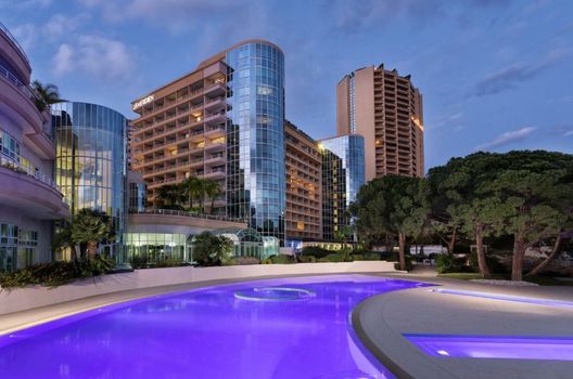 Le Méridien Beach Plaza