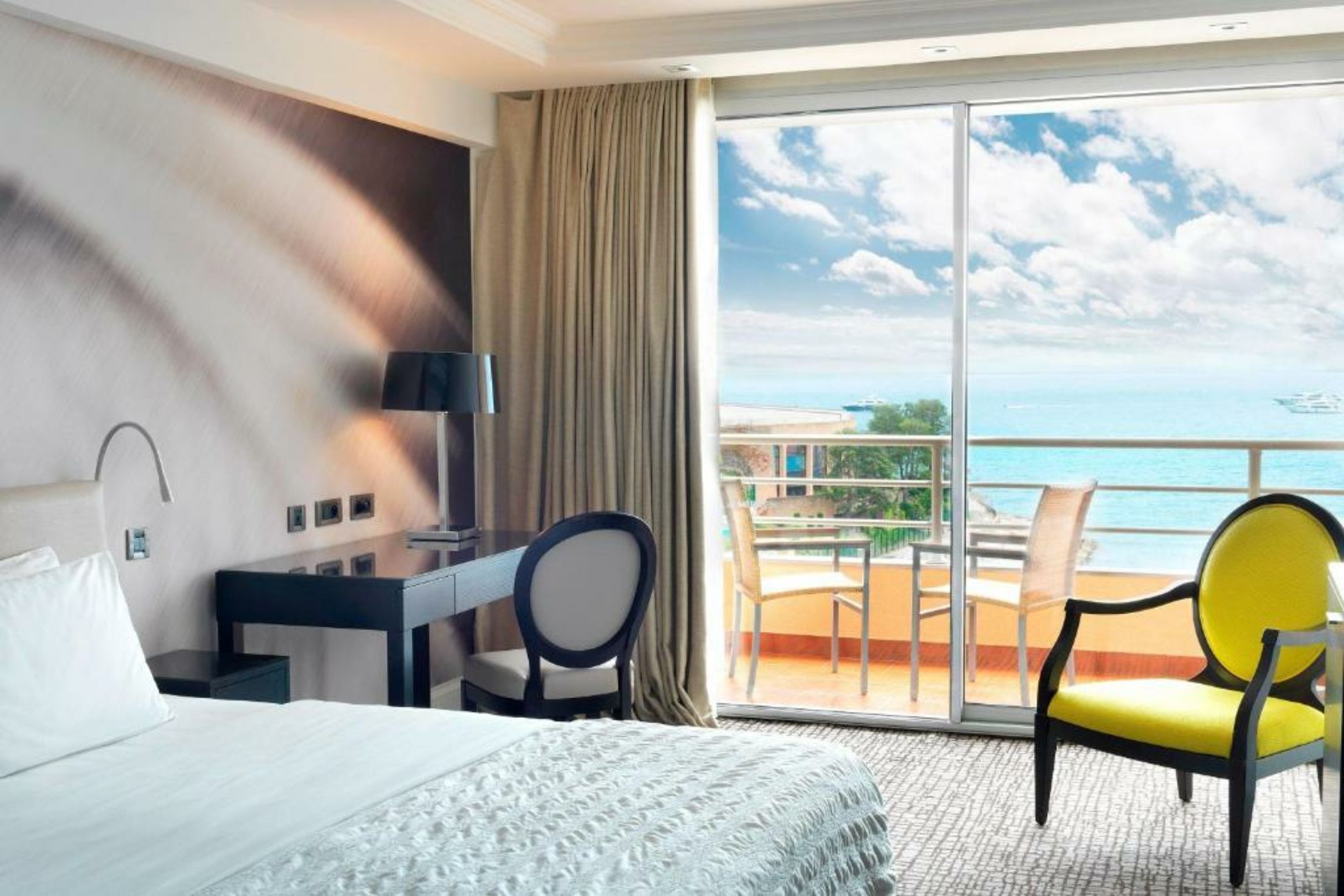 Le Méridien Beach Plaza