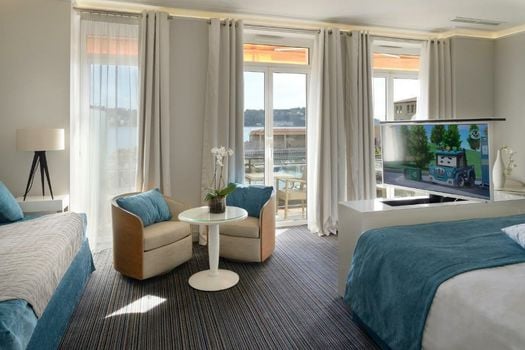 Welcome Hotel