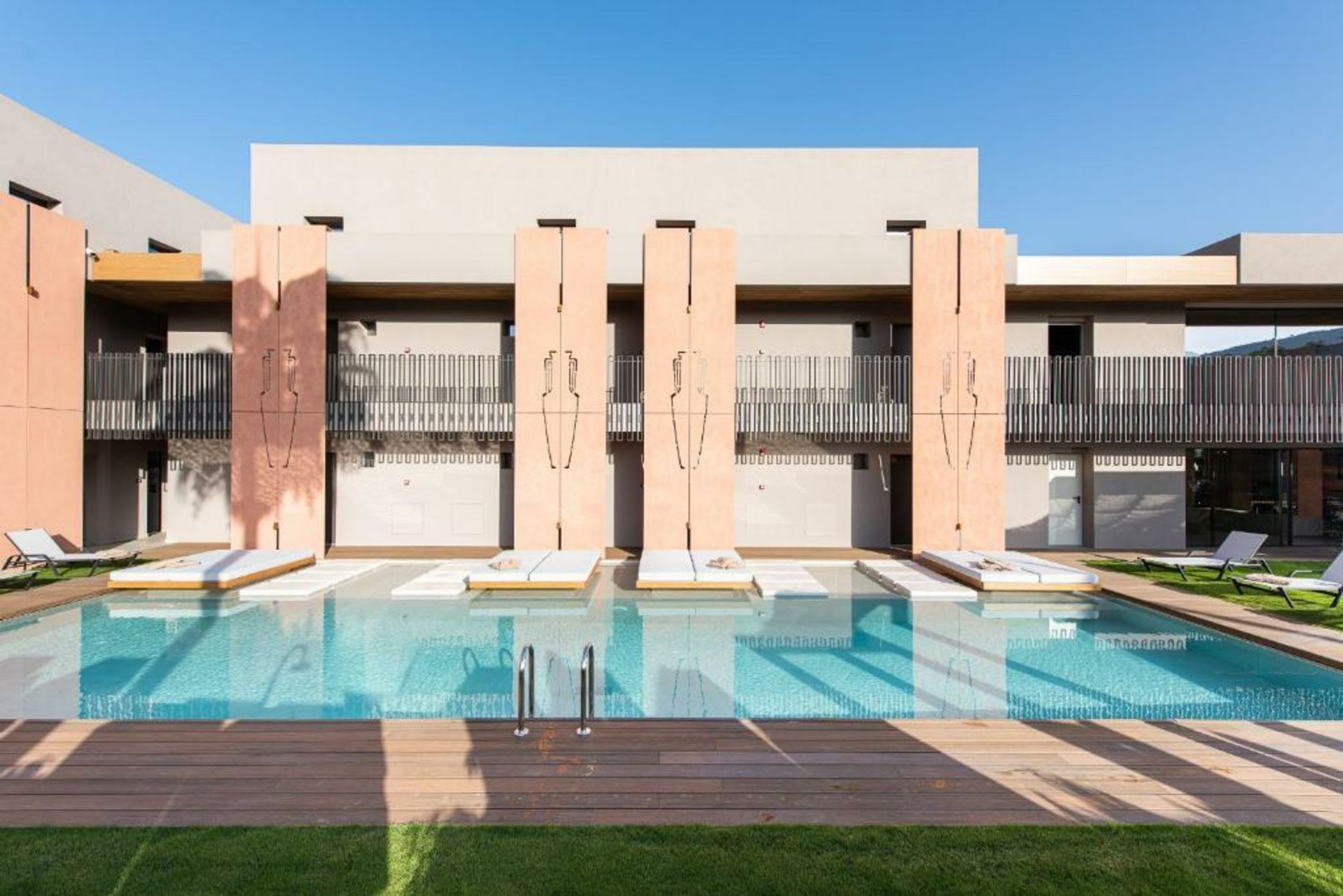 Pilot Amphora Boutique Hotel 