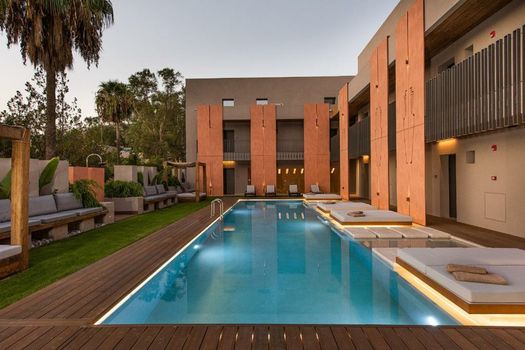 Pilot Amphora Boutique Hotel 
