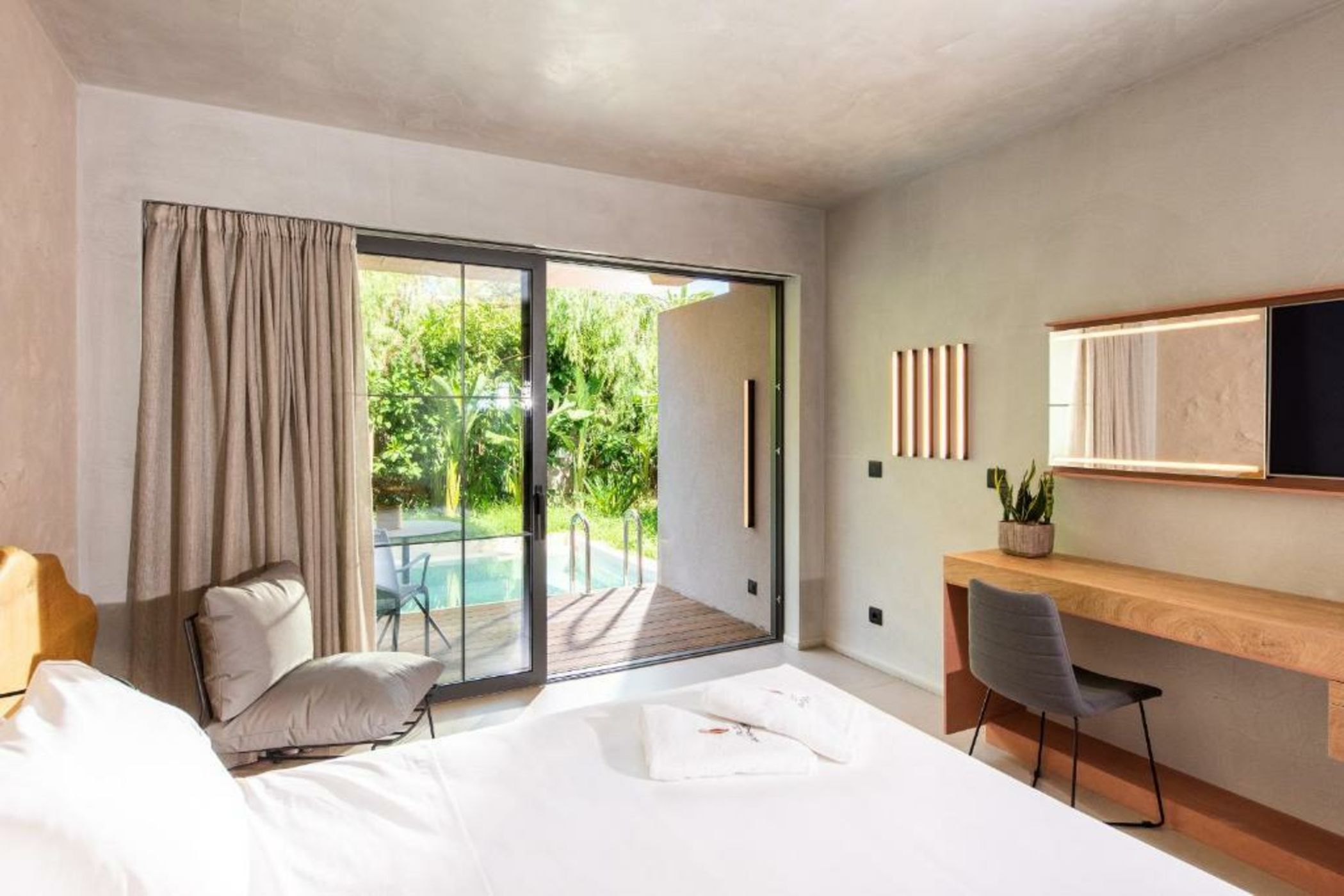 Pilot Amphora Boutique Hotel 