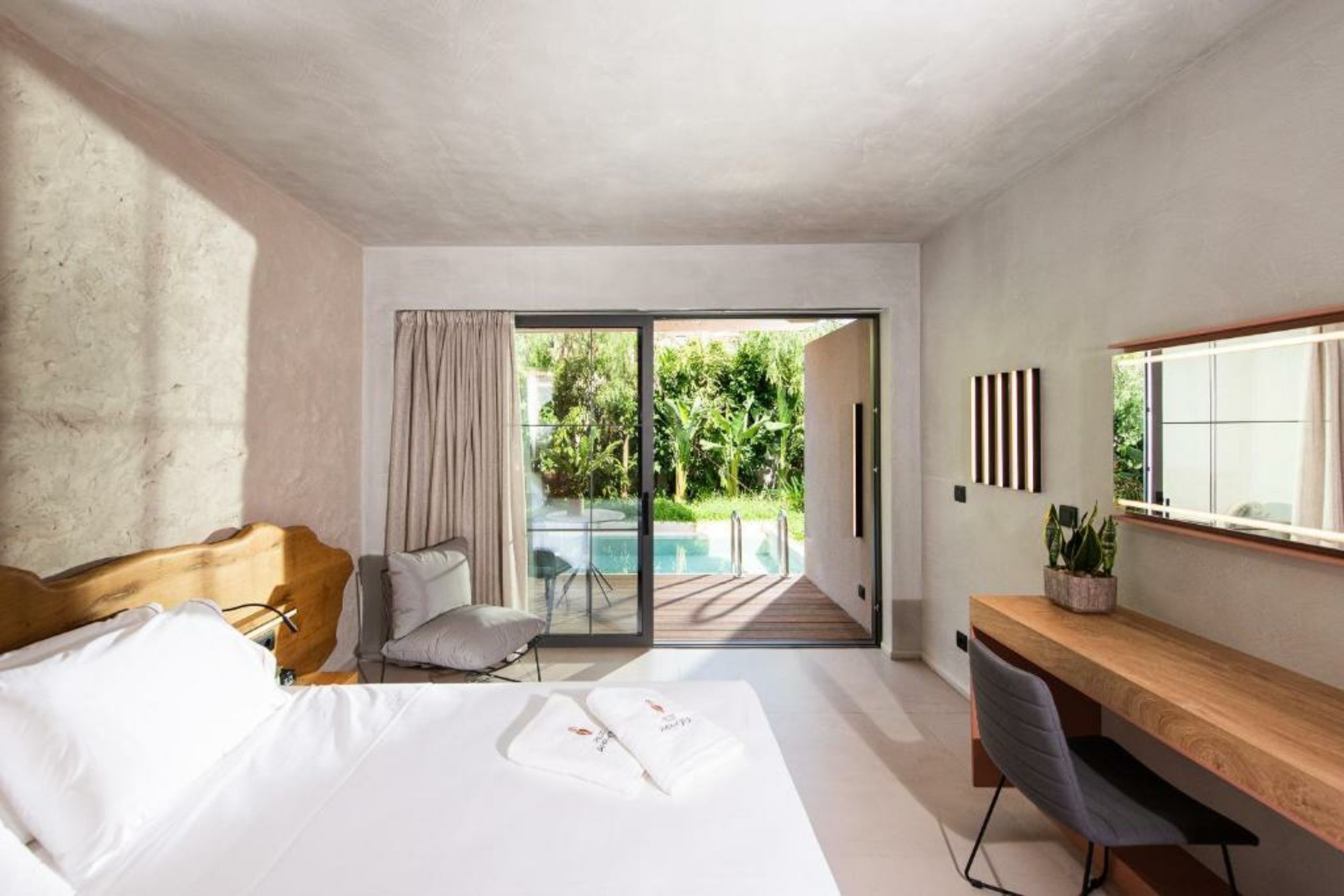 Pilot Amphora Boutique Hotel 