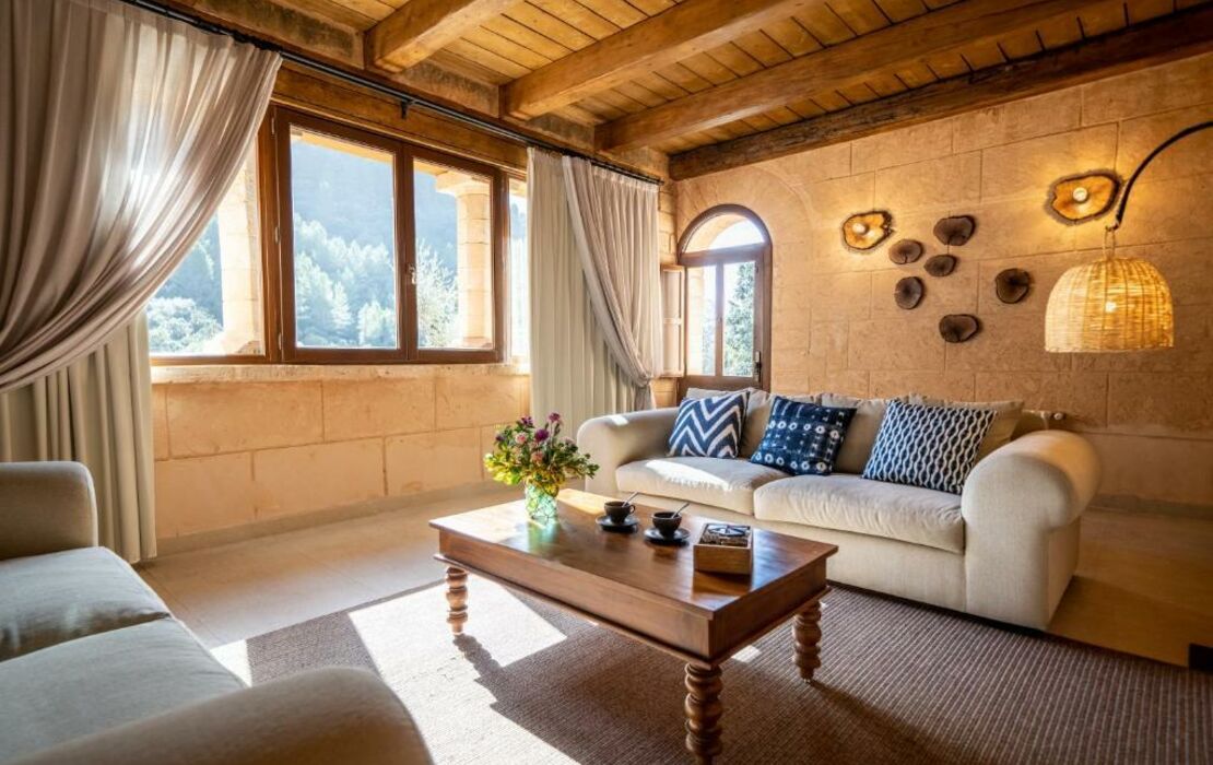 LJs Ratxo Eco Luxury Retreat, a