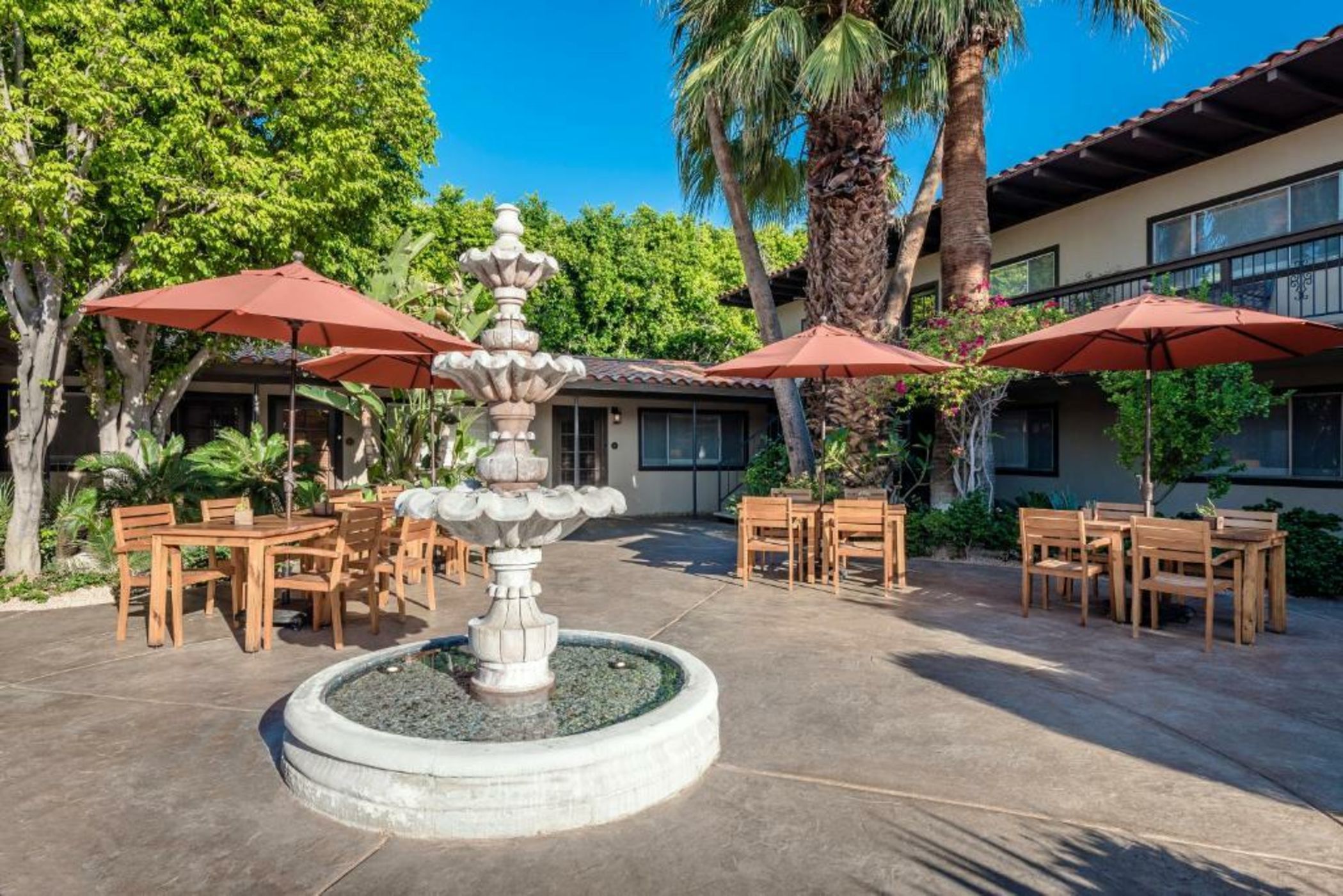 Santiago Resort - Palm Springs Premier Gay Men’s Resort