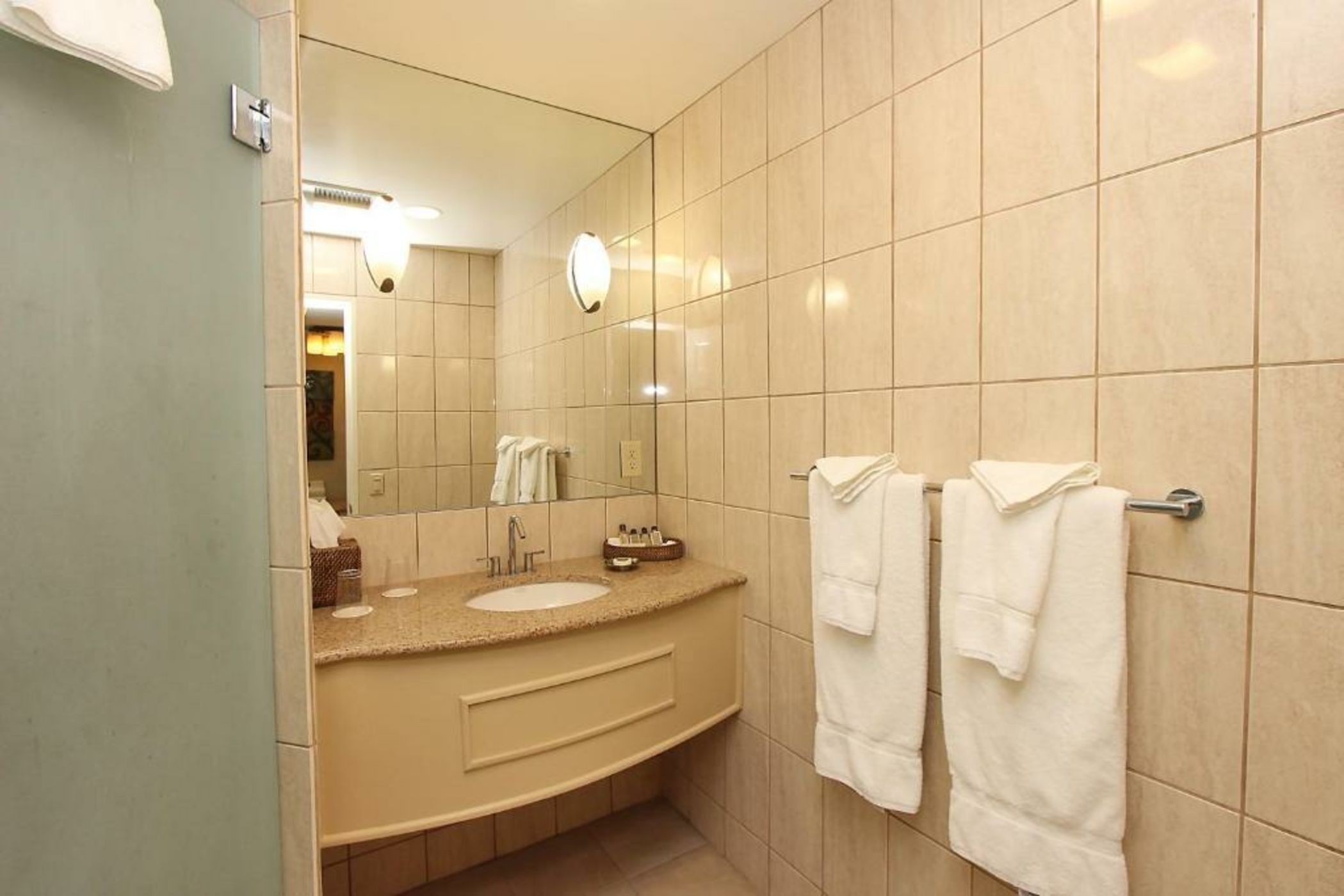 Santiago Resort - Palm Springs Premier Gay Men’s Resort