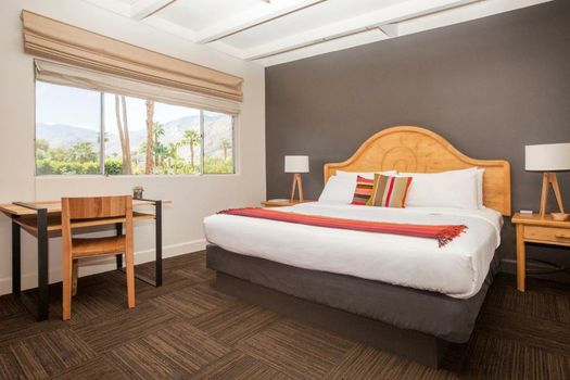 Santiago Resort - Palm Springs Premier Gay Men’s Resort