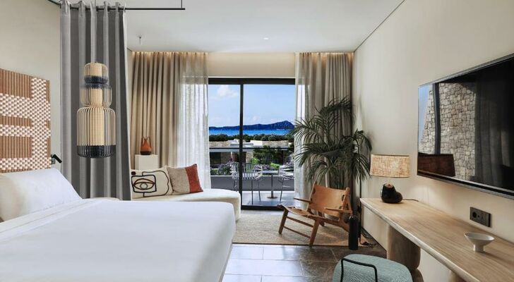W Costa Navarino