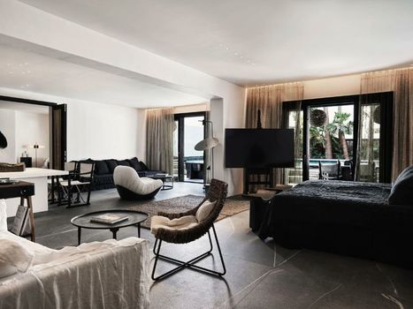 Myconian O Hotel
