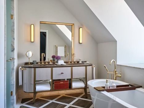 Rosewood Vienna