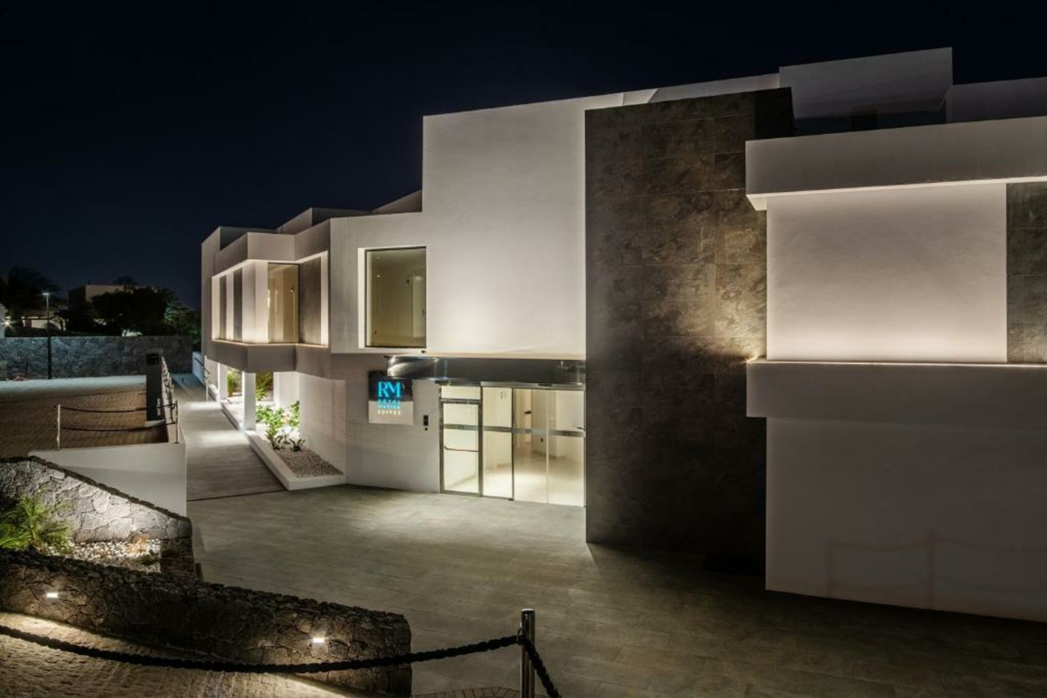 Royal Marina Suites Boutique Hotel