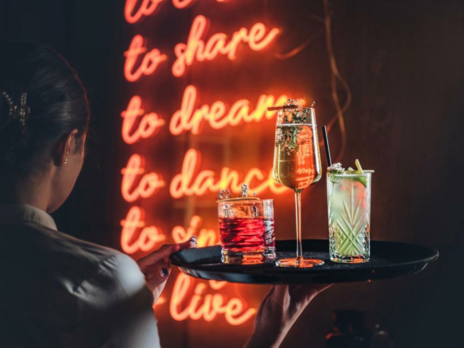 Hôtel LÉONOR the place to live