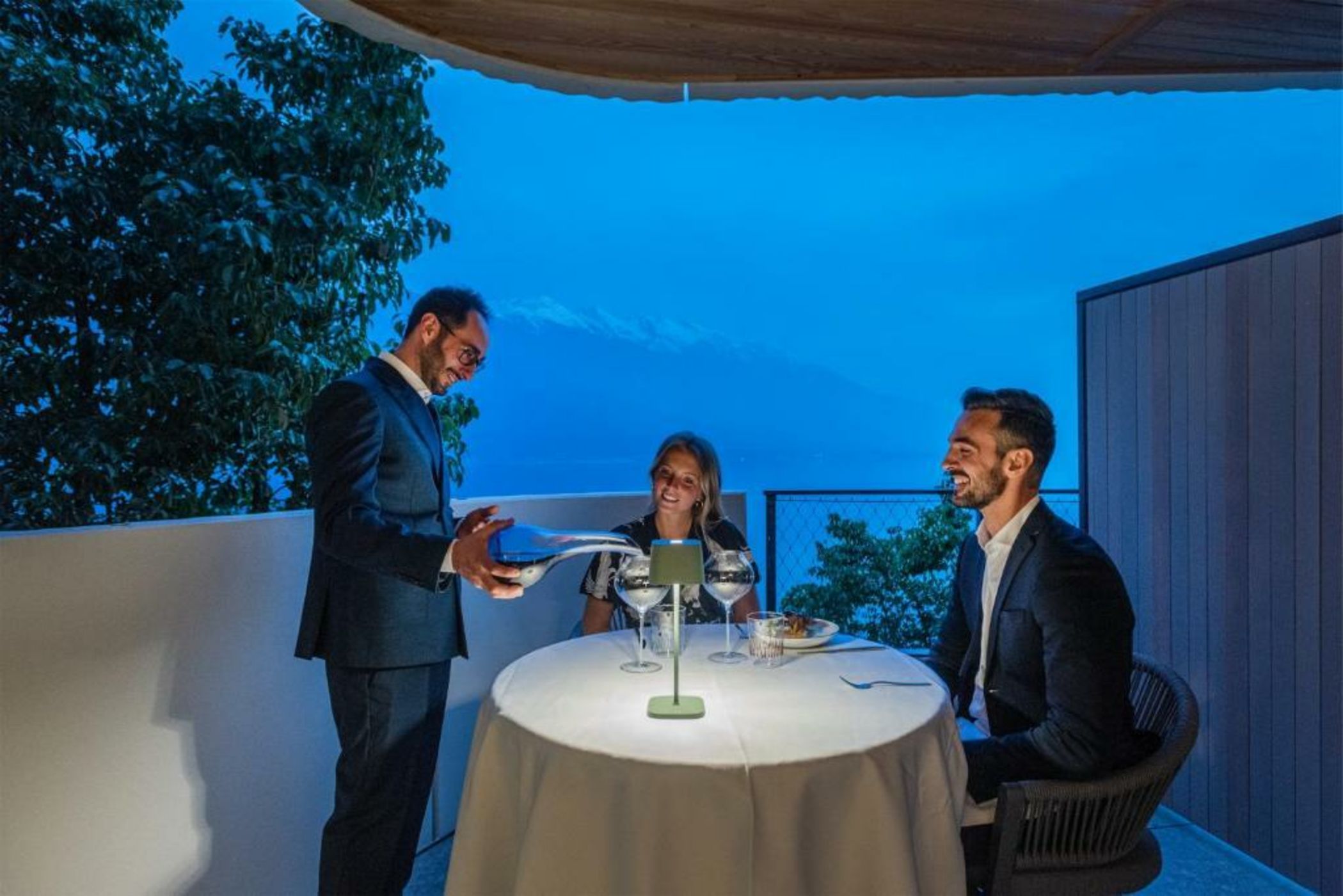 EALA My Lakeside Dream - Adults Friendly