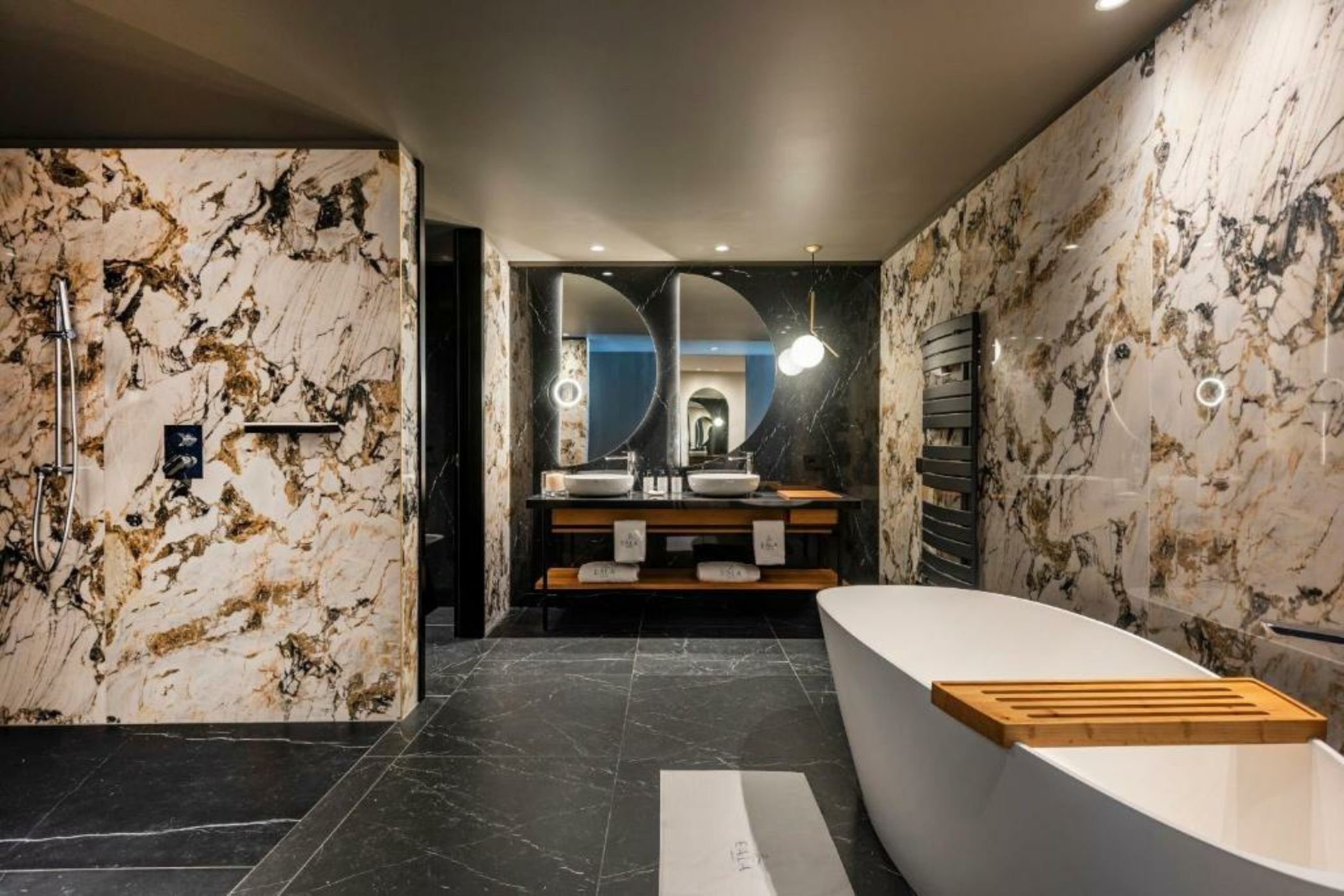 EALA My Lakeside Dream - Adults Friendly