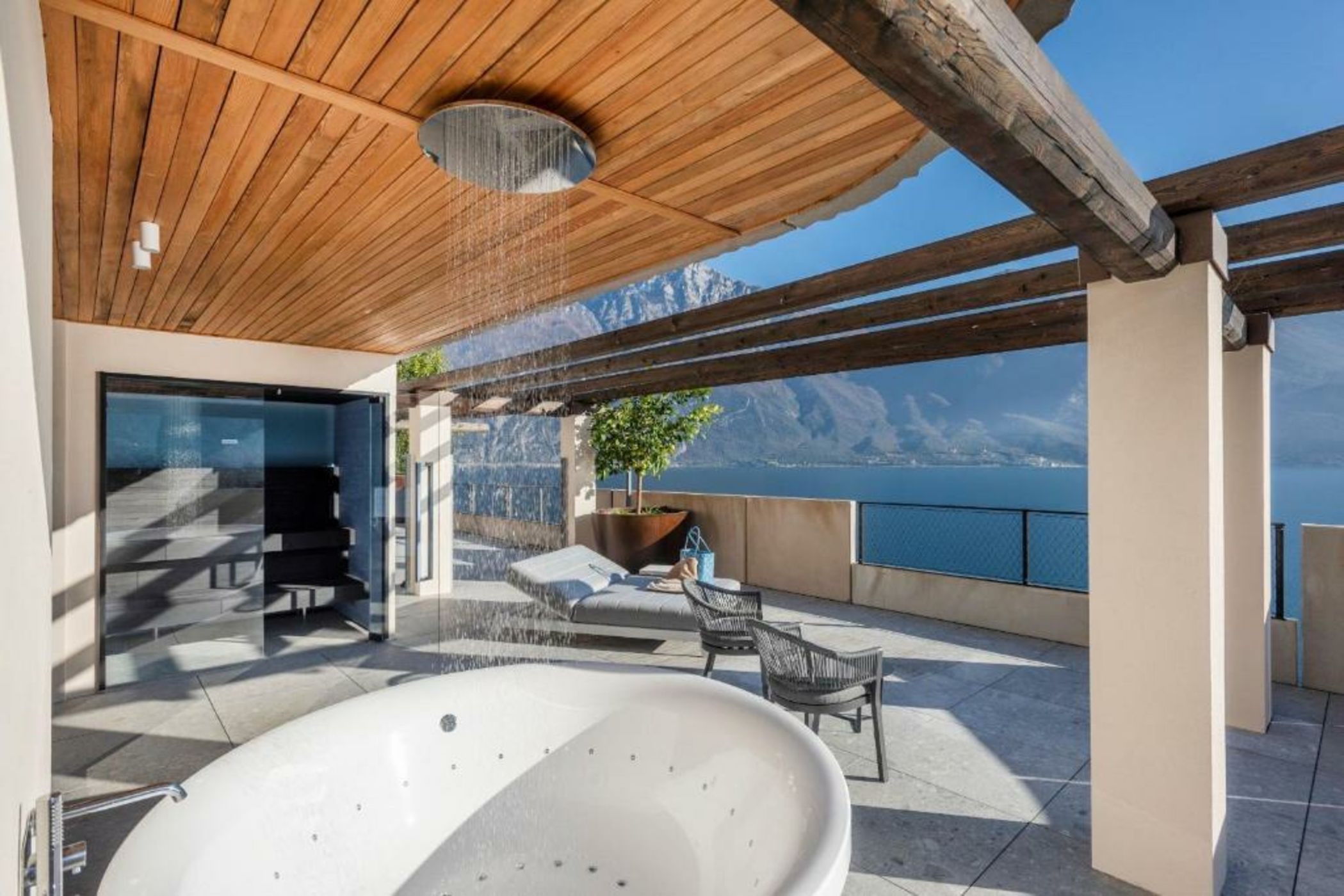 EALA My Lakeside Dream - Adults Friendly