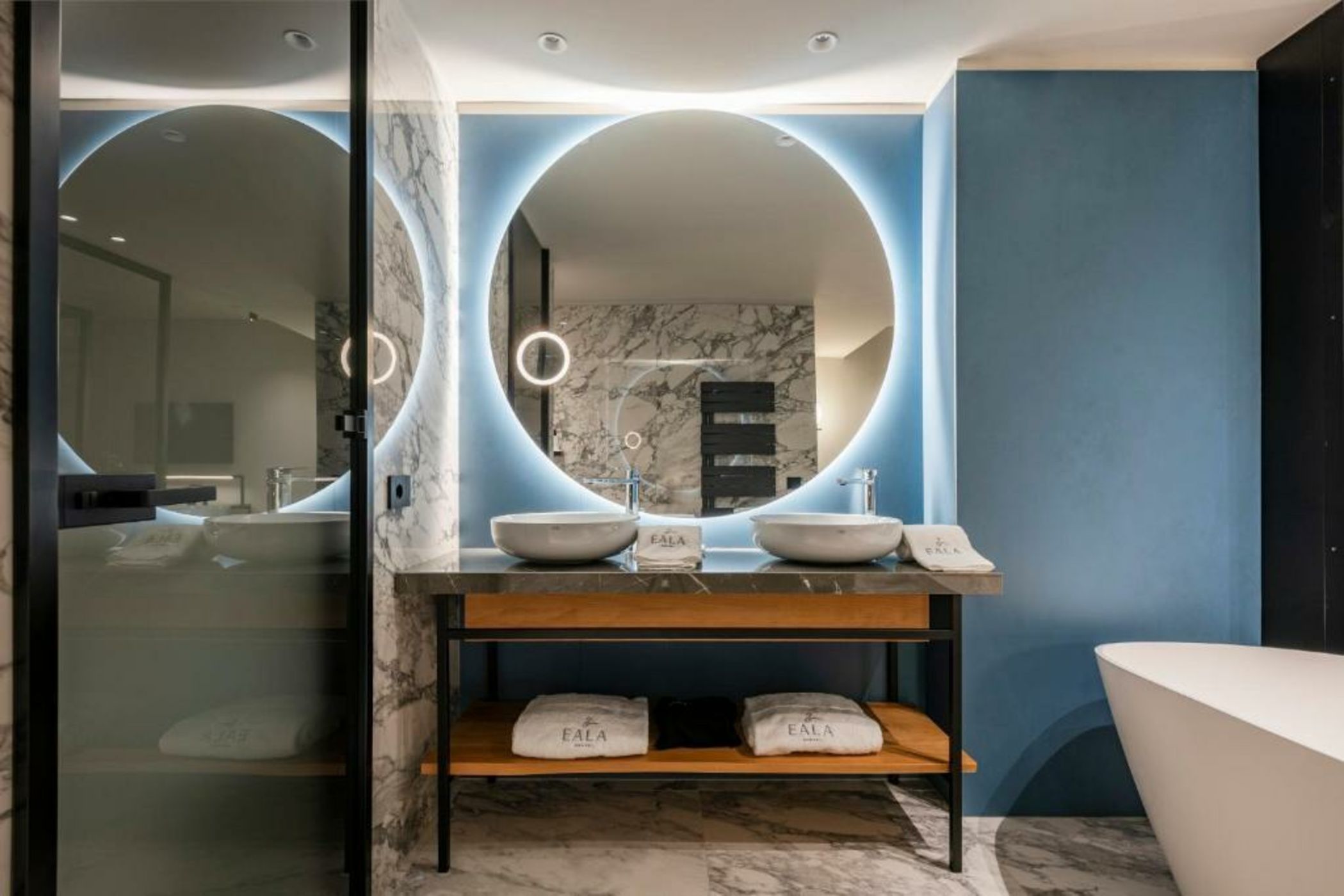 EALA My Lakeside Dream - Adults Friendly