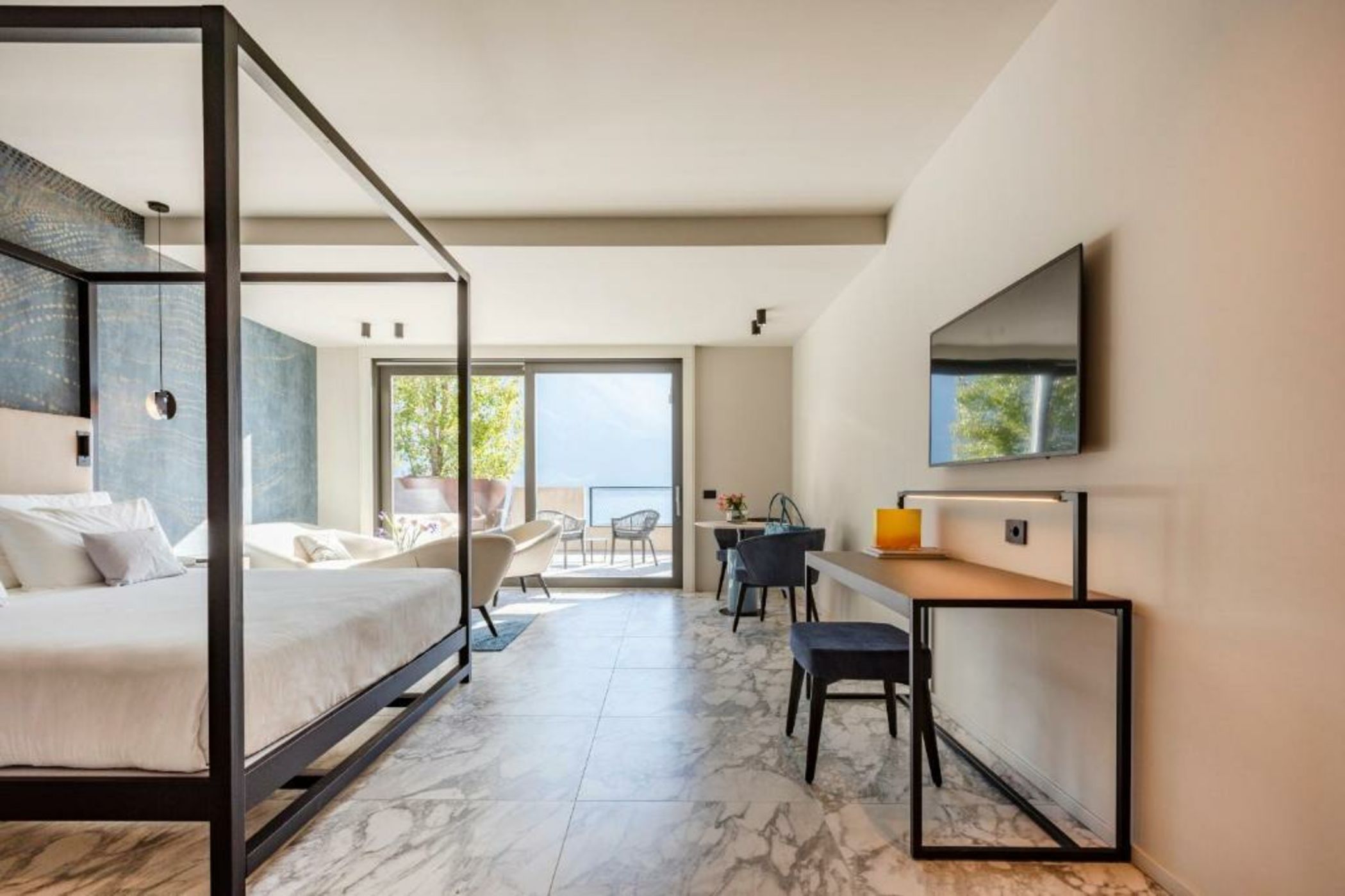 EALA My Lakeside Dream - Adults Friendly