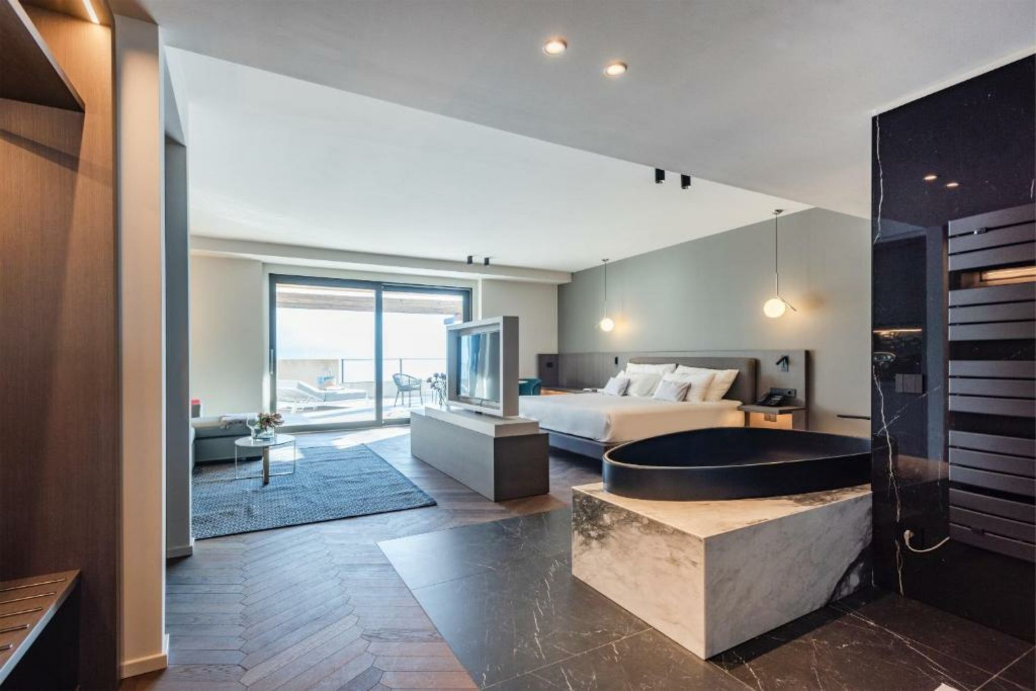 EALA My Lakeside Dream - Adults Friendly