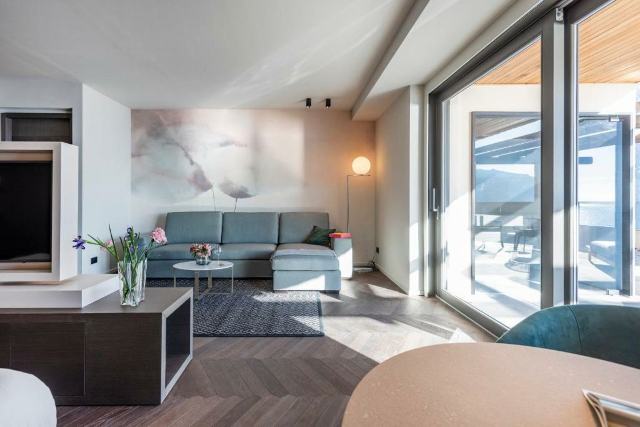 EALA My Lakeside Dream - Adults Friendly