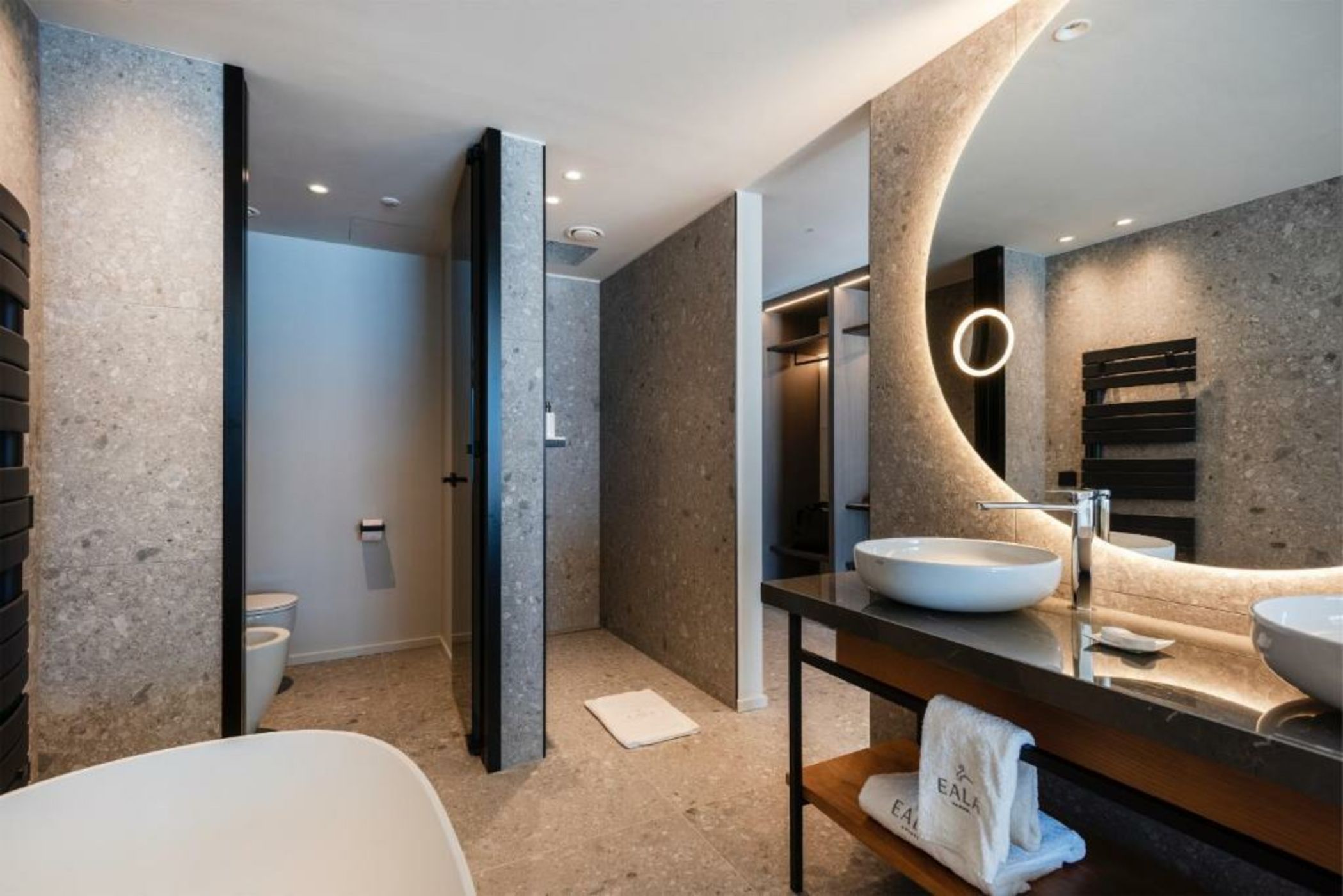 EALA My Lakeside Dream - Adults Friendly