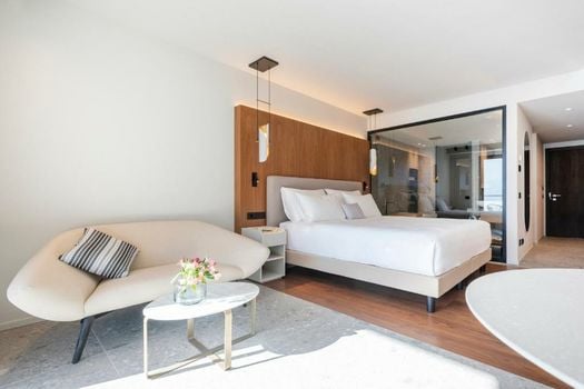 EALA My Lakeside Dream - Adults Friendly