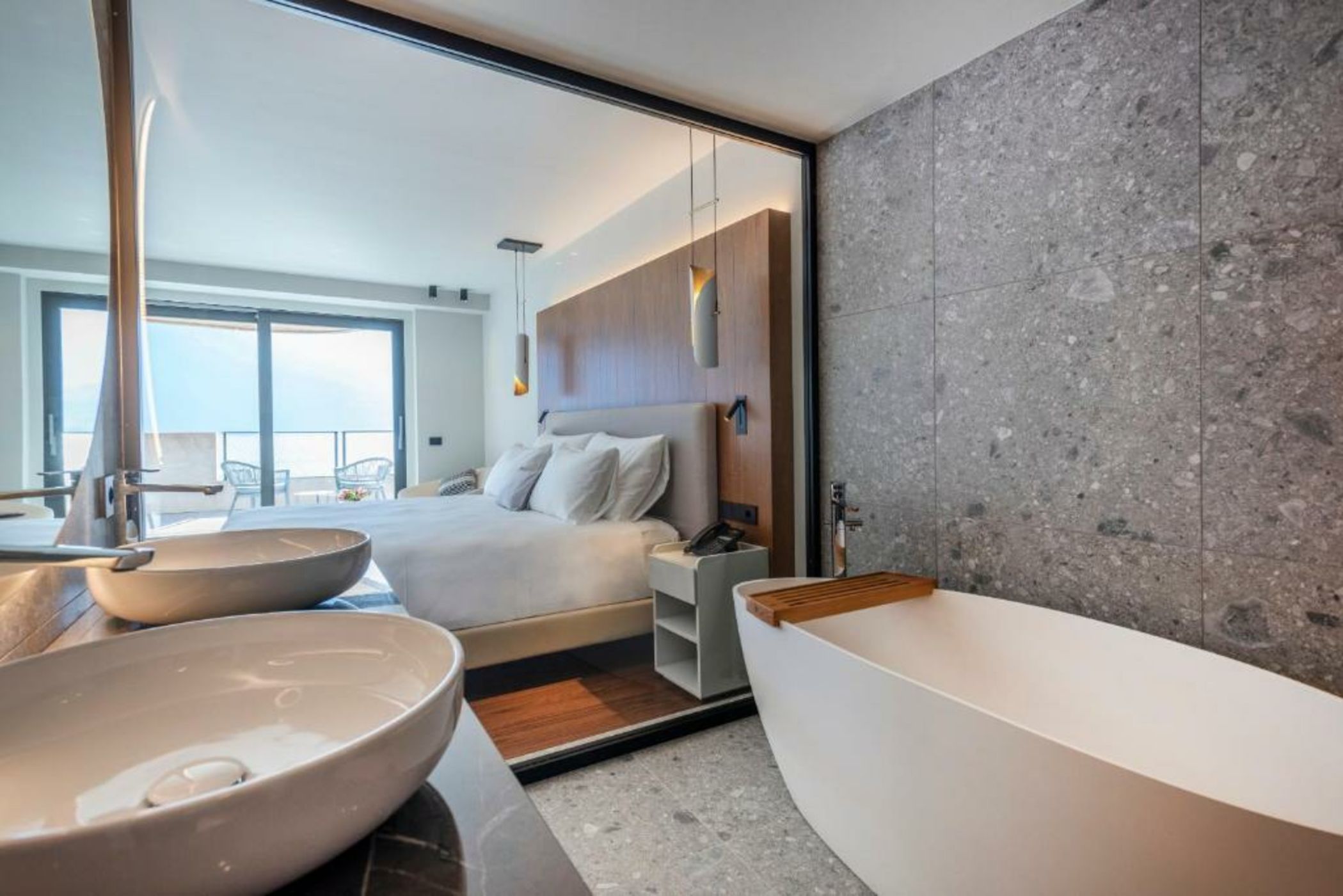 EALA My Lakeside Dream - Adults Friendly