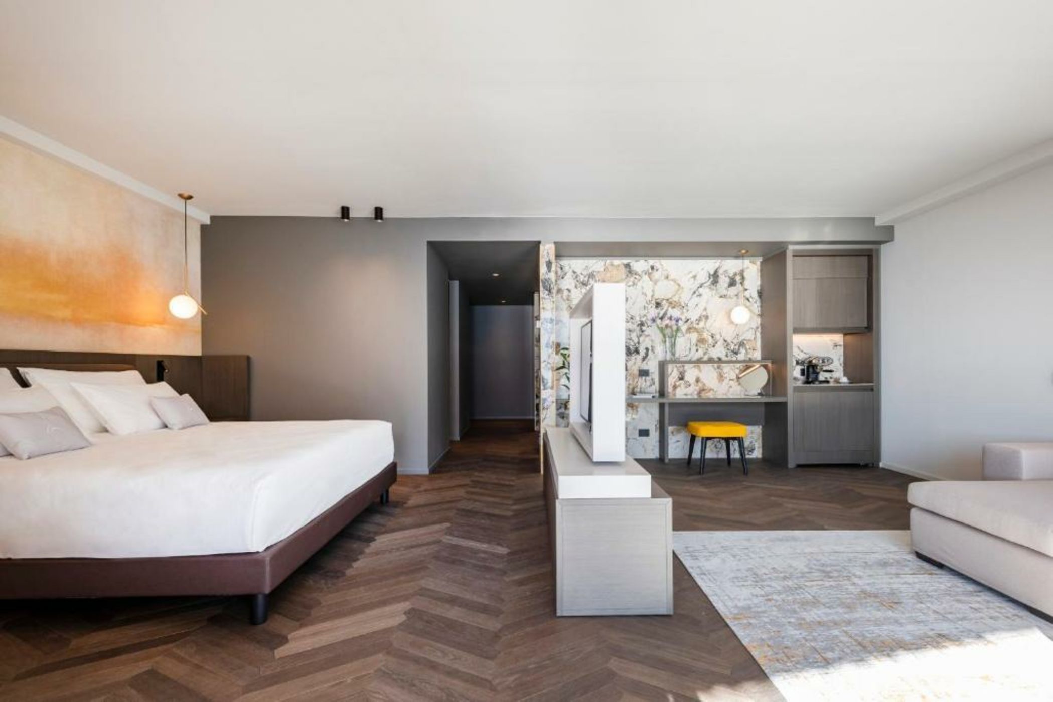 EALA My Lakeside Dream - Adults Friendly