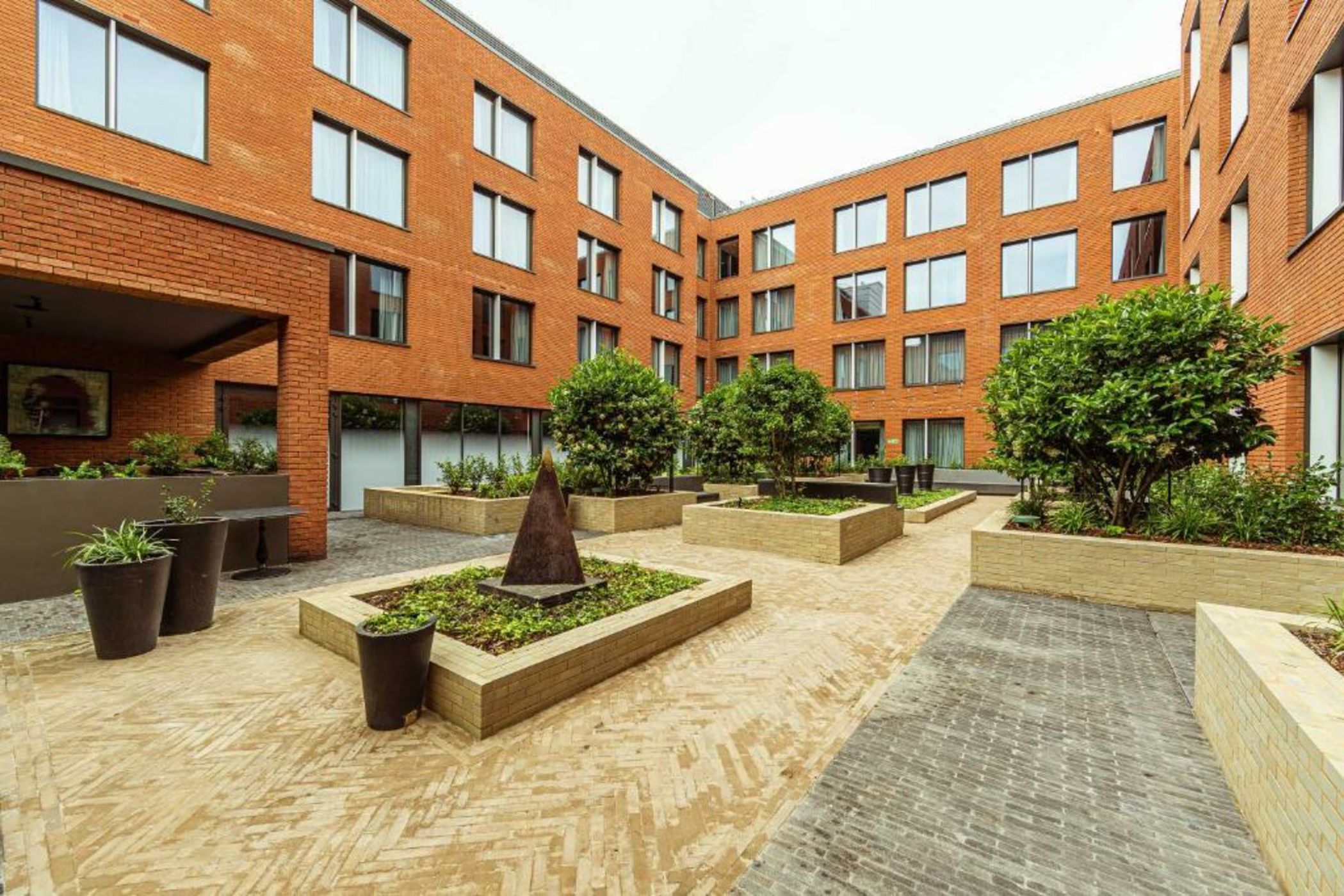 The Fellows House Cambridge, Curio Collection By Hilton