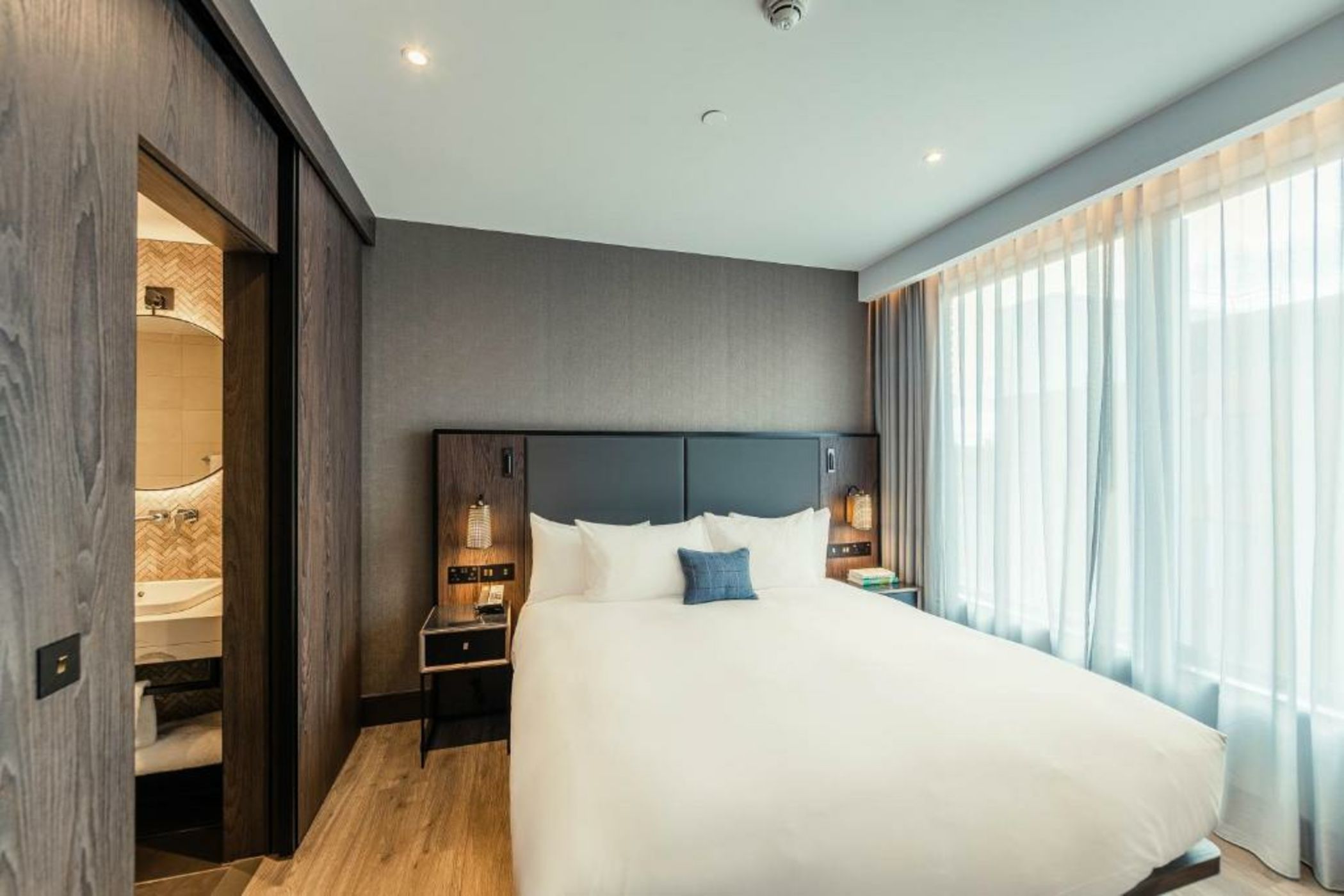 The Fellows House Cambridge, Curio Collection By Hilton