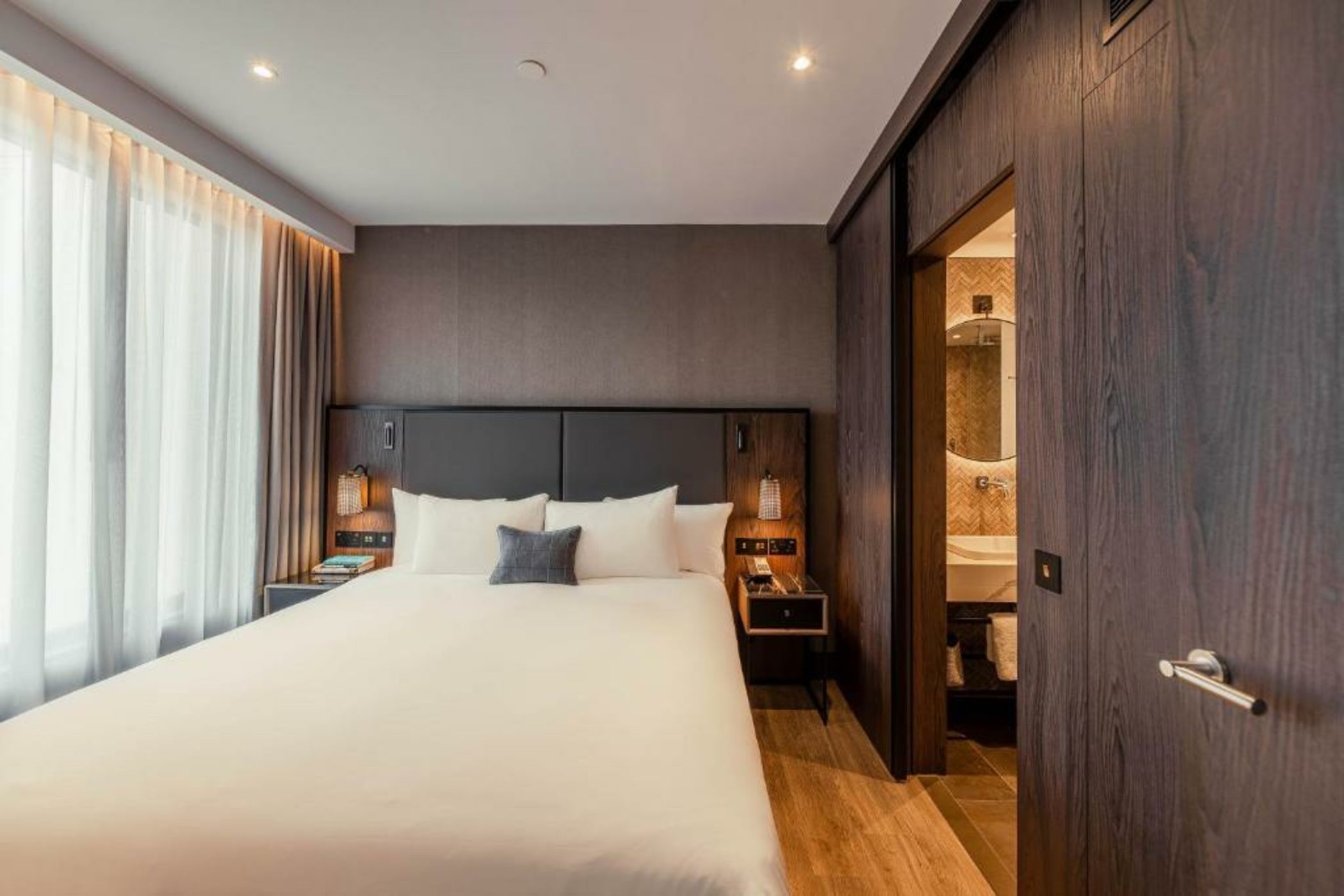 The Fellows House Cambridge, Curio Collection By Hilton